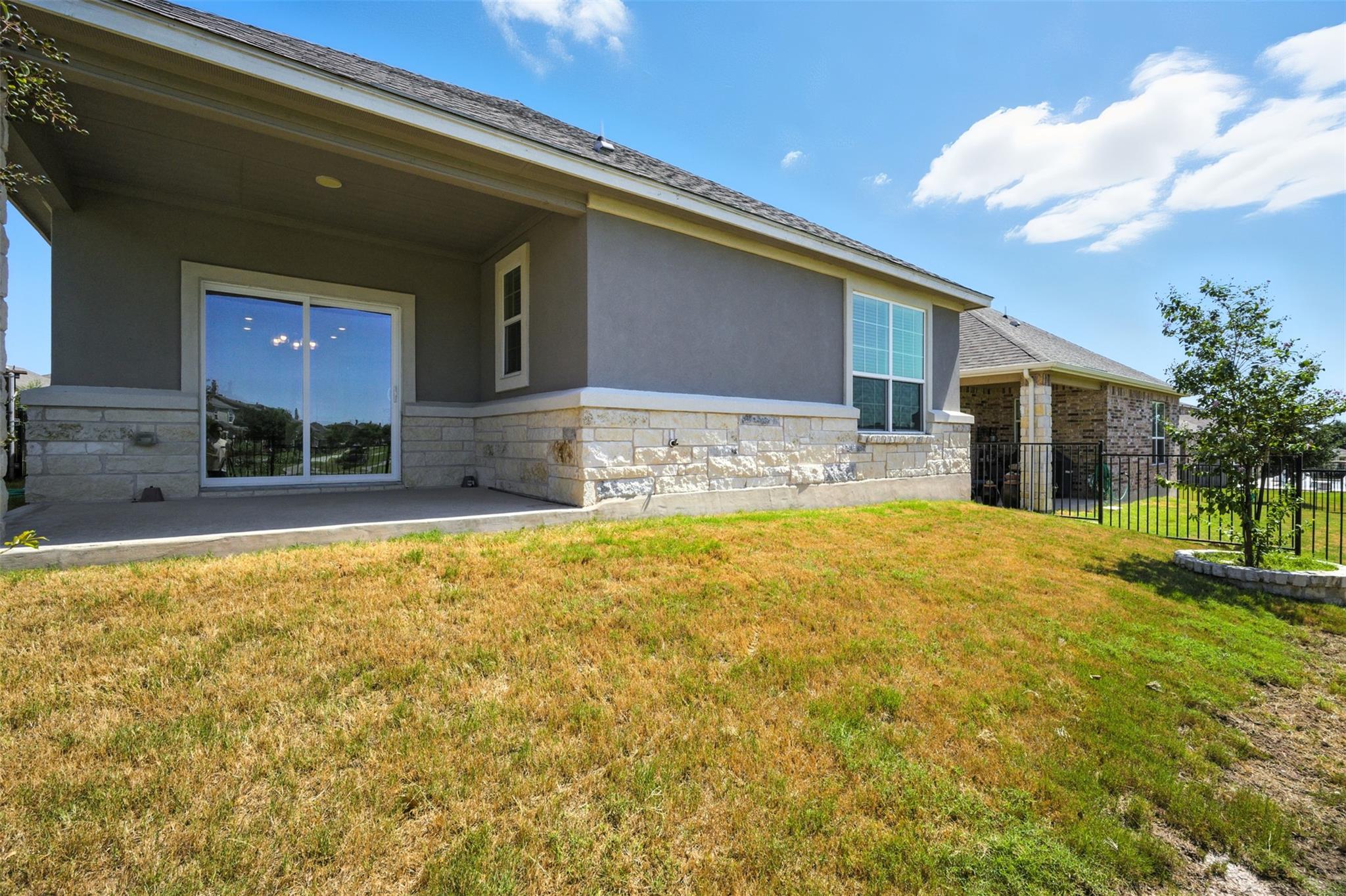 512 Lady Swiss Ln, Hutto, TX 78634