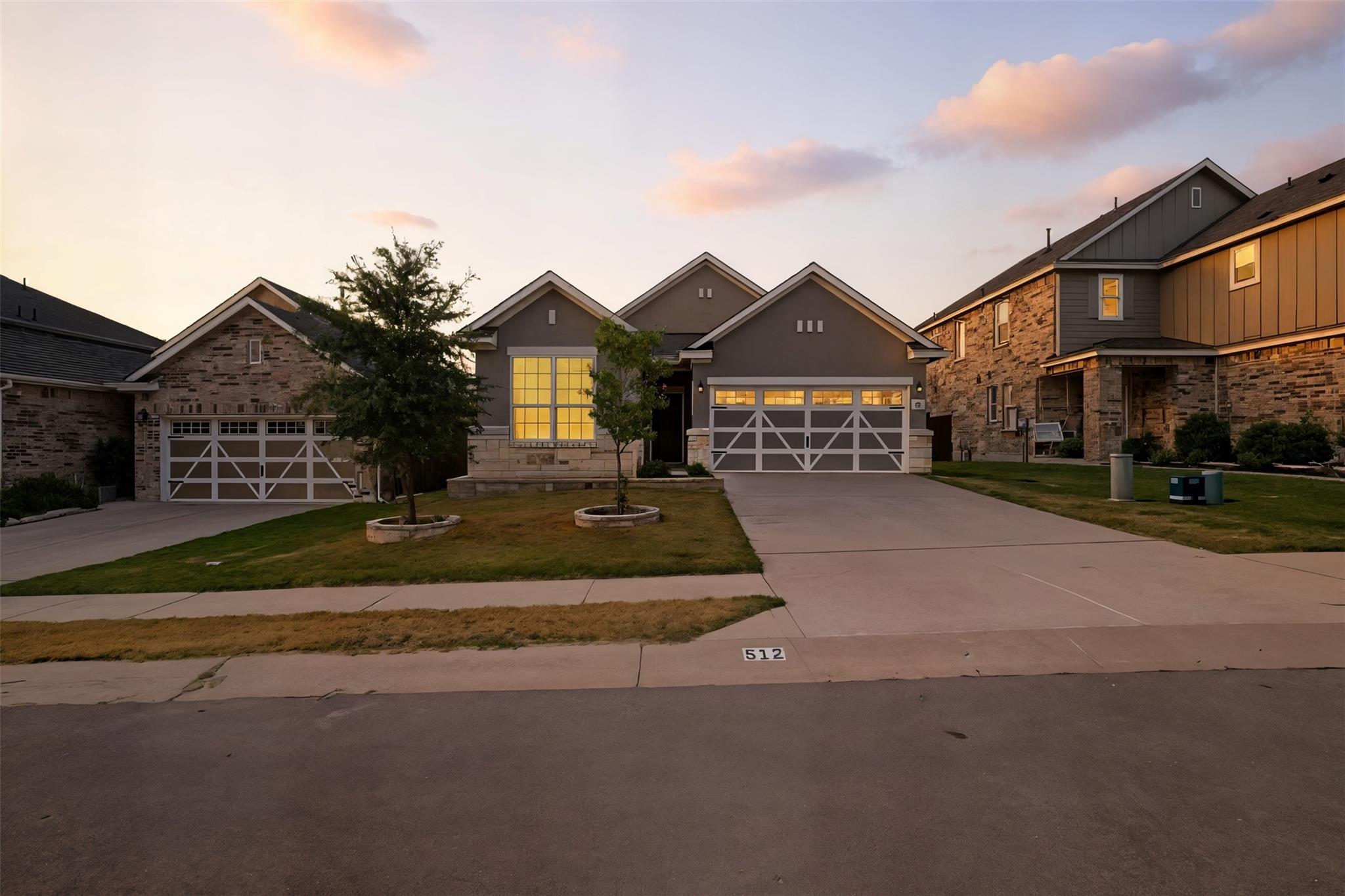 512 Lady Swiss Ln, Hutto, TX 78634