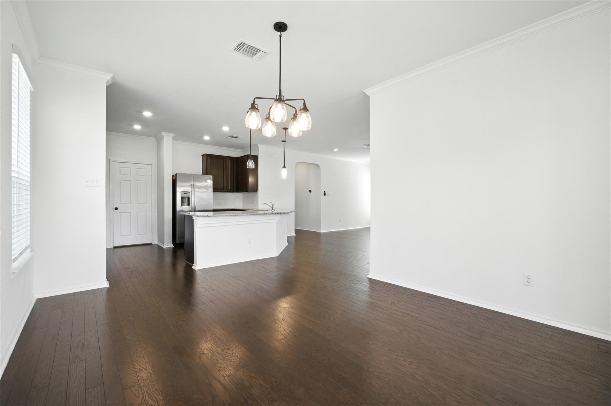 512 Lady Swiss Ln, Hutto, TX 78634