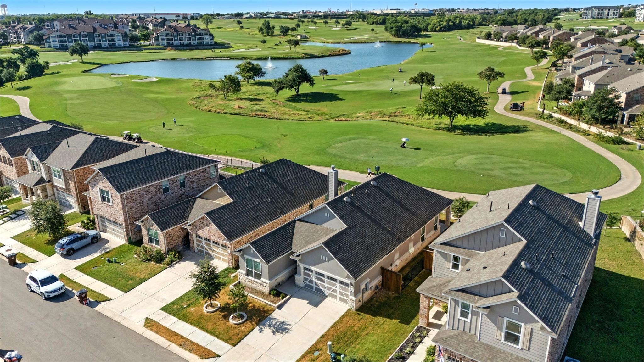 512 Lady Swiss Ln, Hutto, TX 78634