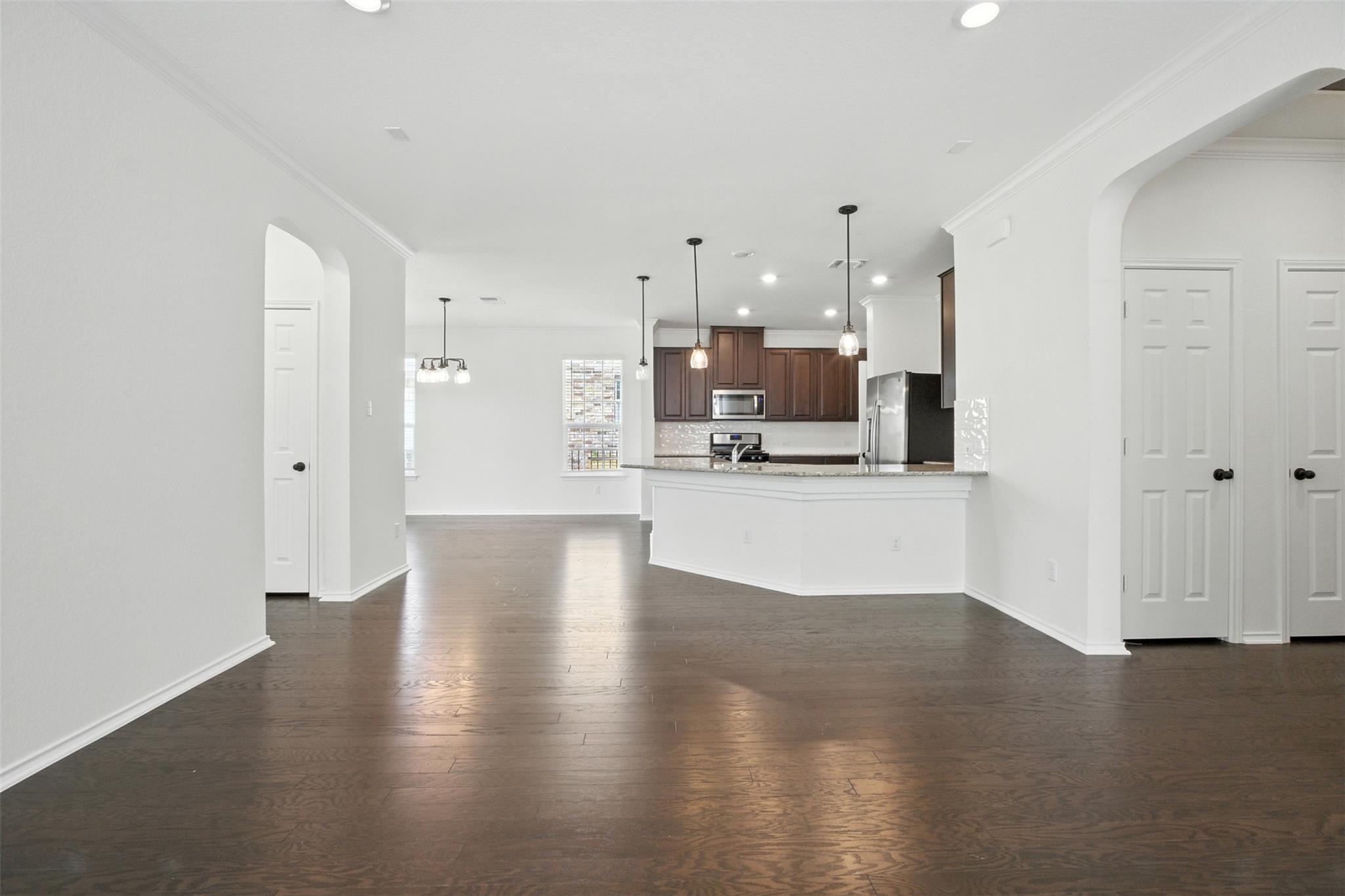 512 Lady Swiss Ln, Hutto, TX 78634