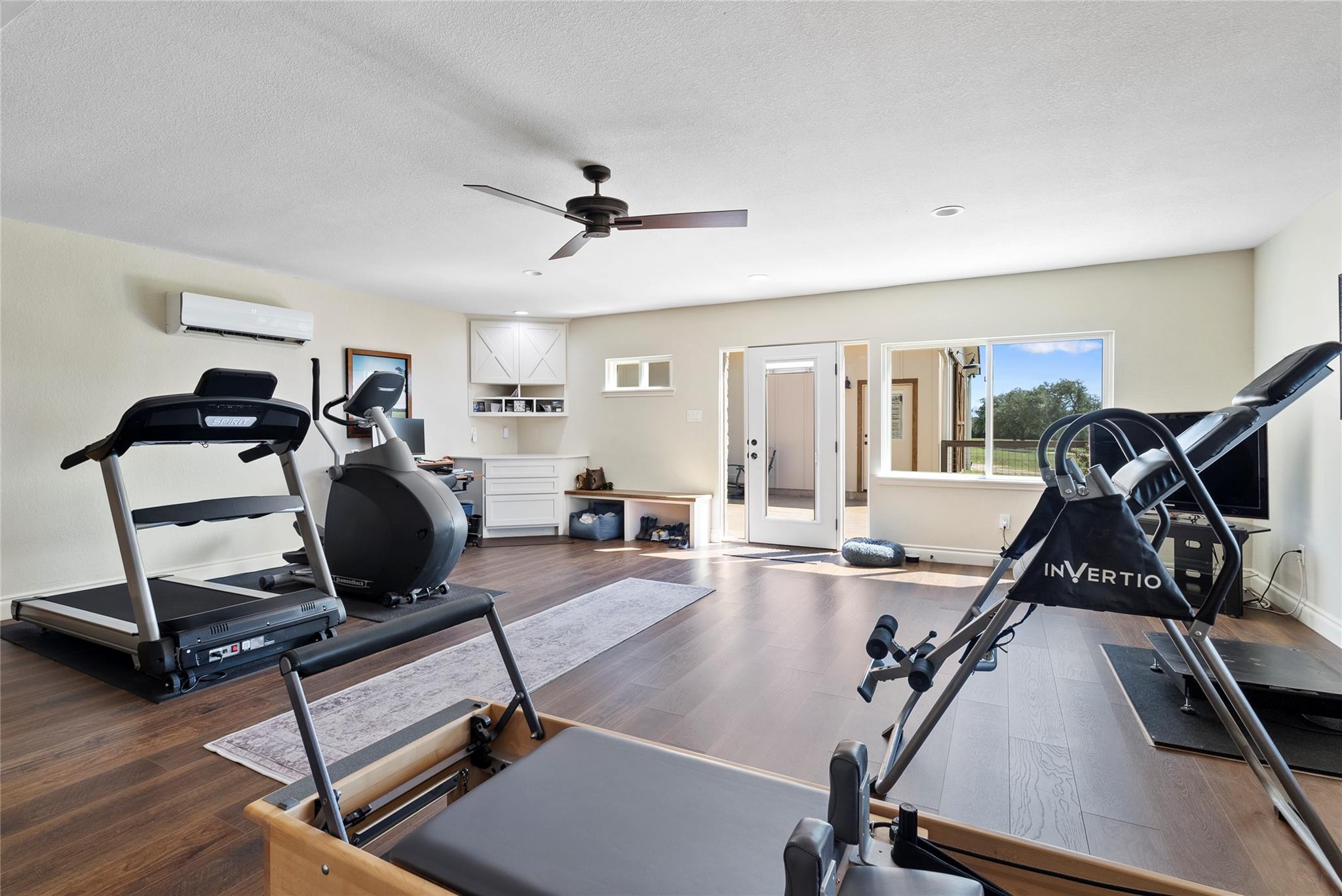 2055 County Road 284, Liberty Hill, TX 78642