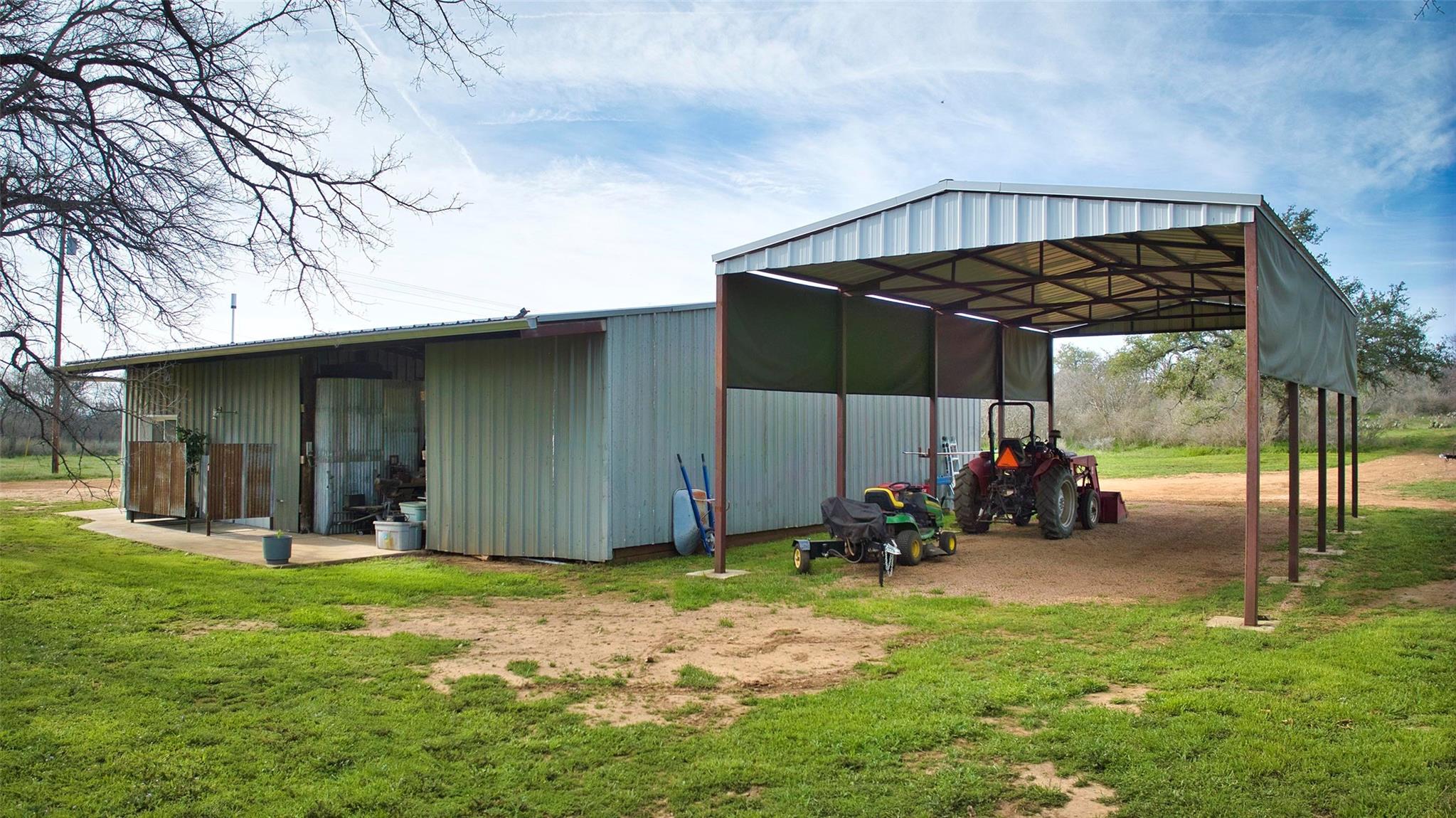 701 CR 316, Llano, TX 78643