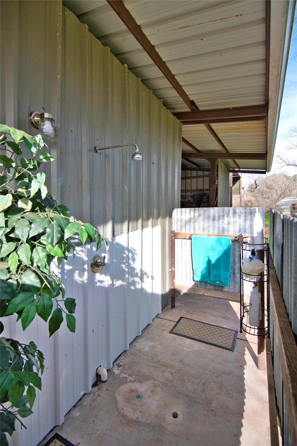 701 CR 316, Llano, TX 78643