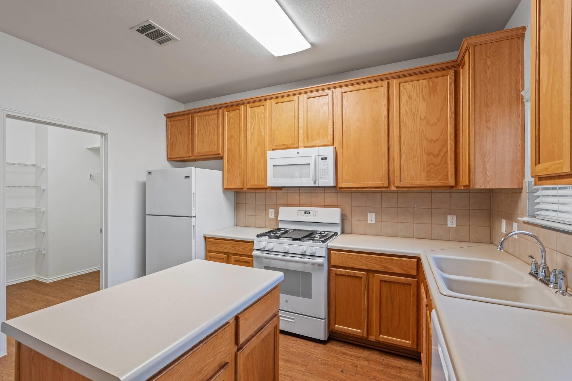 3112 Blue Ridge Dr, Round Rock, TX 78681