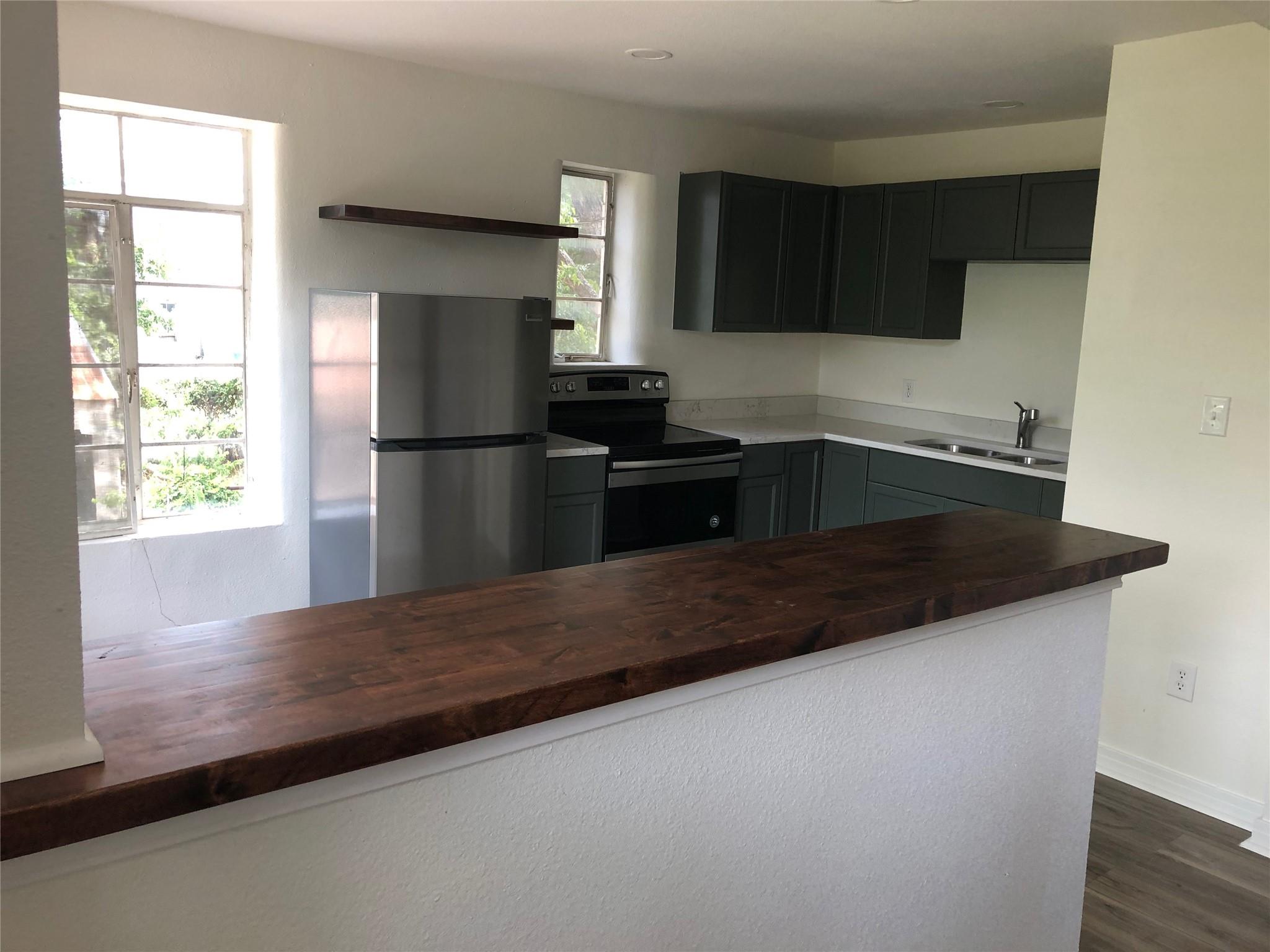 615 Pecan St, Junction, TX 76849