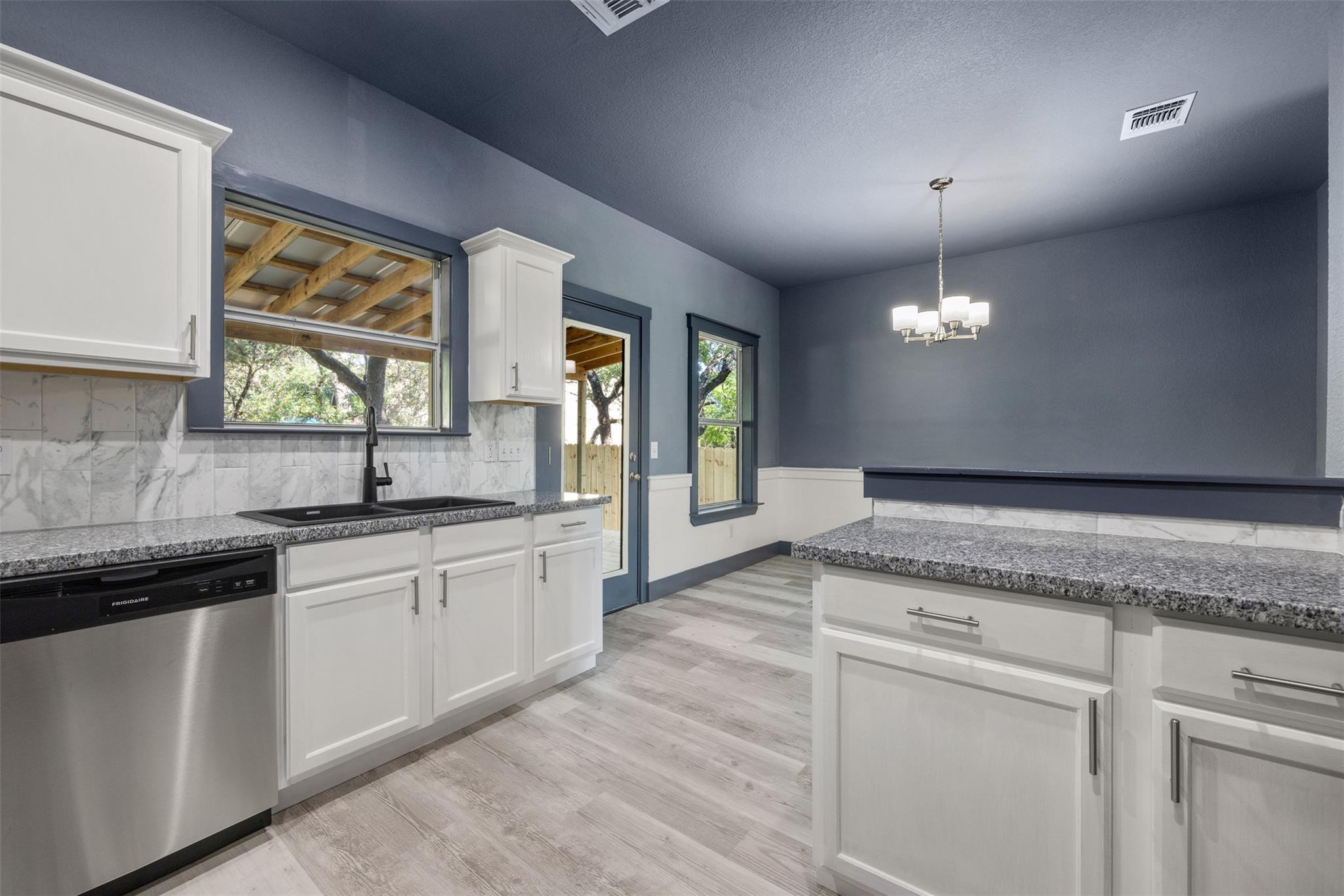 38 Deer Ridge Rd, Wimberley, TX 78676