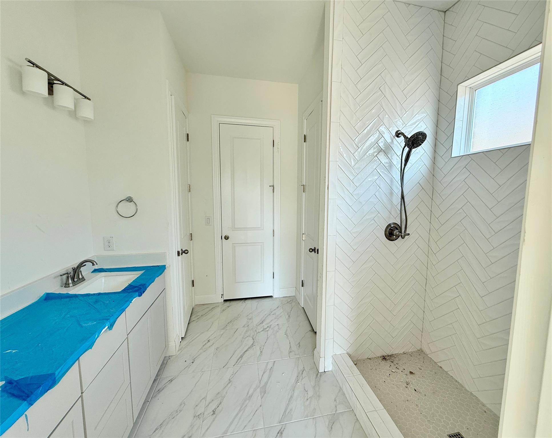 214 San Saba Dr, Buda, TX 78610