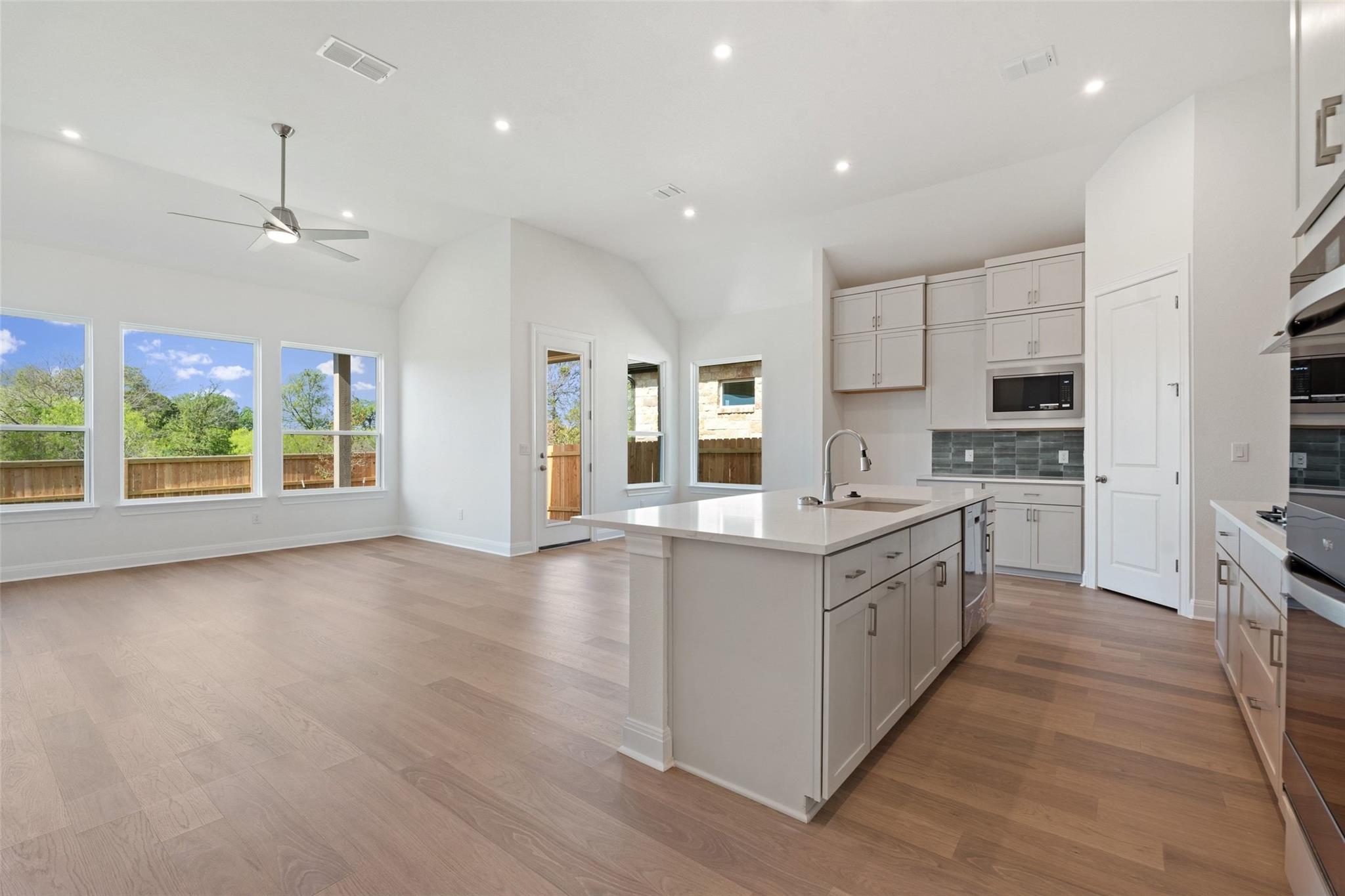 214 San Saba Dr, Buda, TX 78610