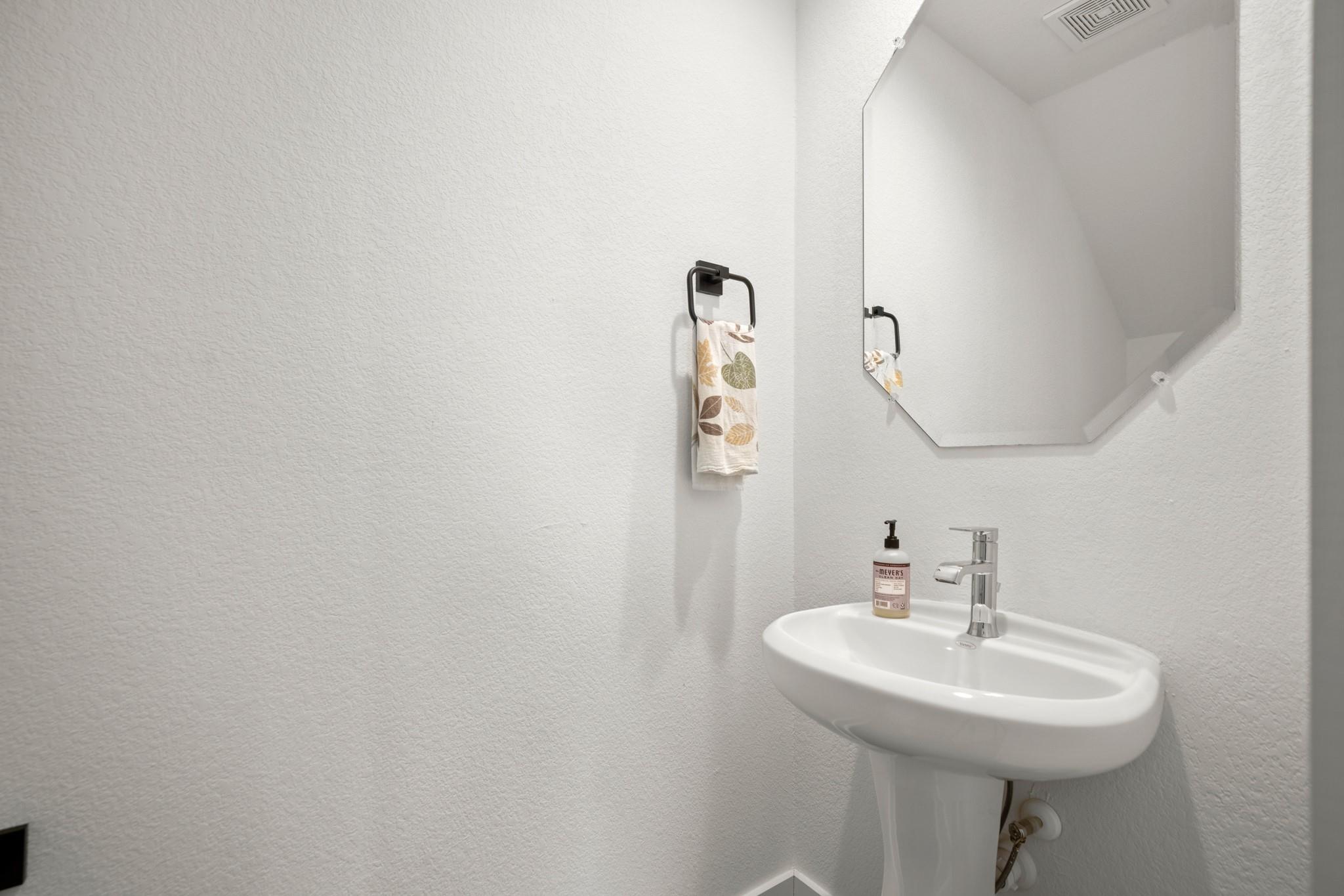 808A E 17th St, Georgetown, TX 78626