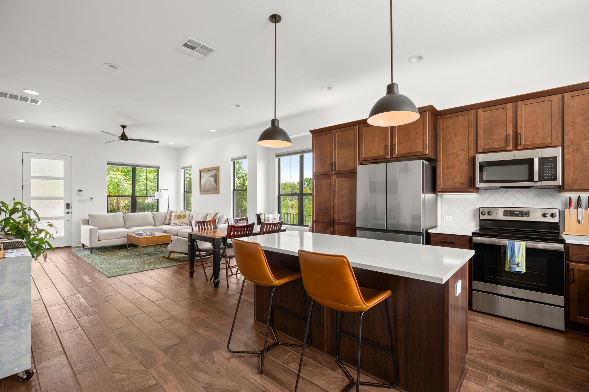 808A E 17th St, Georgetown, TX 78626