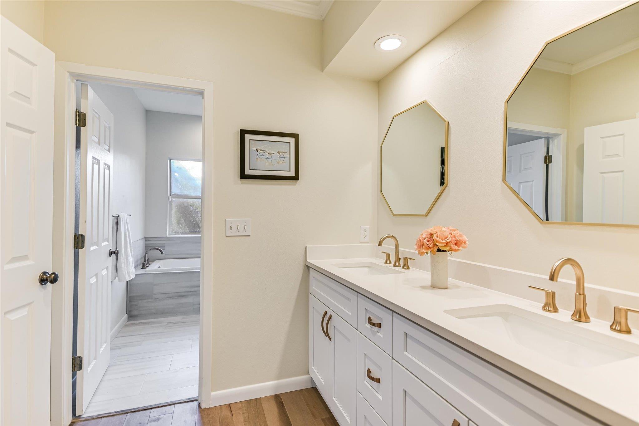 5507 Oakwood Cv # A-2, Austin, TX 78731