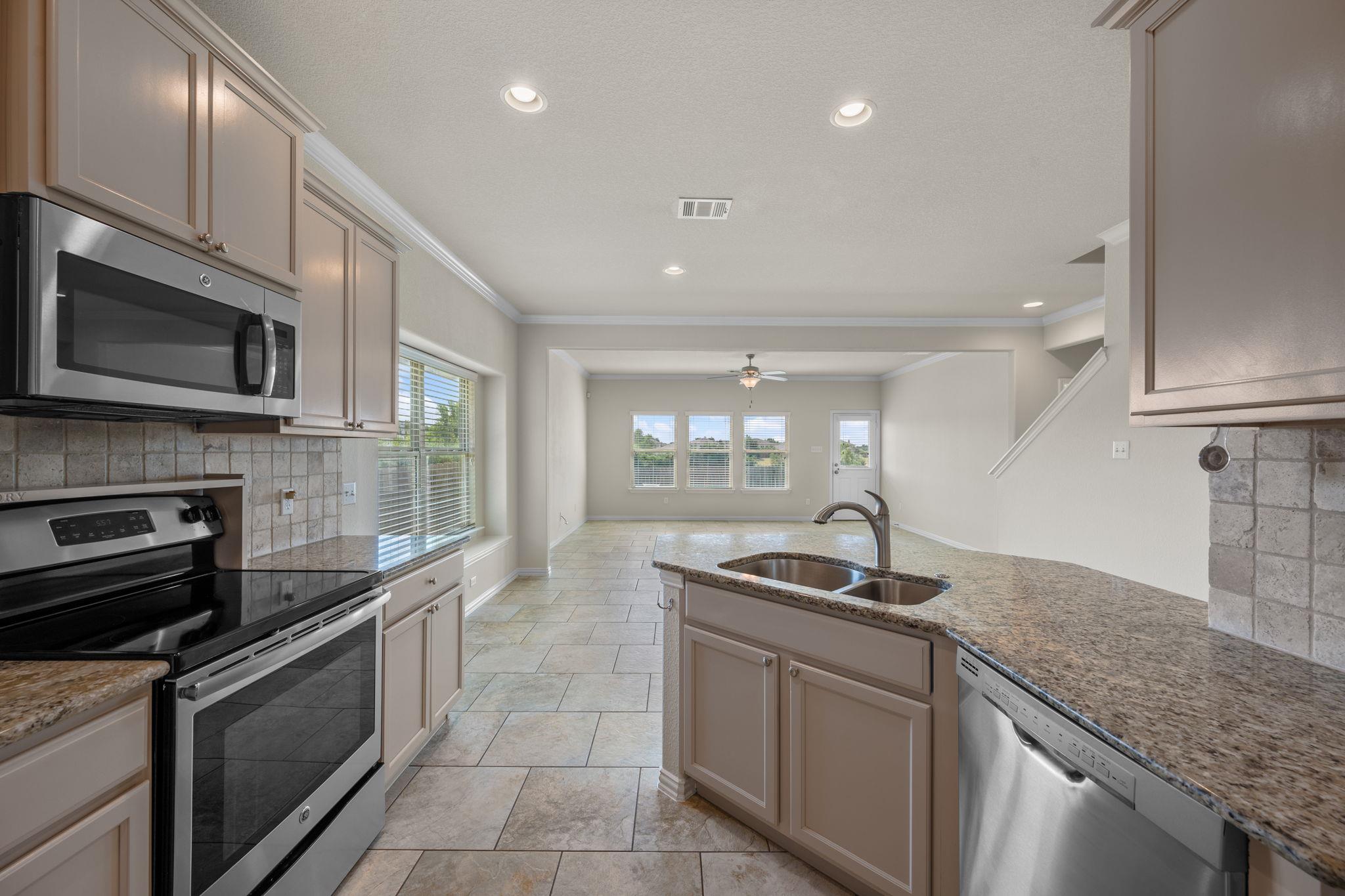 401 Mourning Dove Ln, Leander, TX 78641