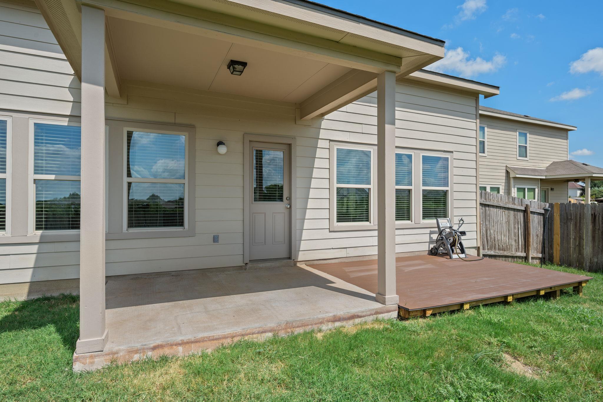 401 Mourning Dove Ln, Leander, TX 78641