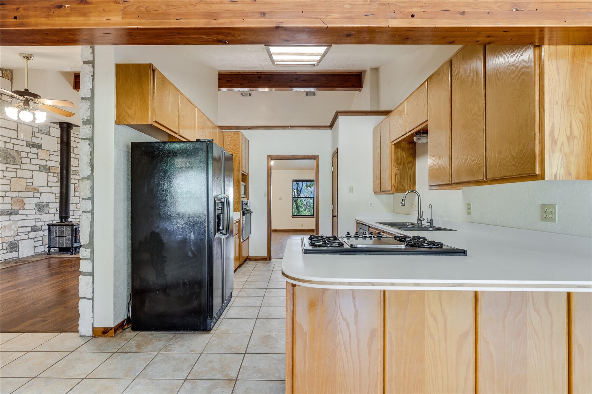 199 Middleton Rd, Spicewood, TX 78669