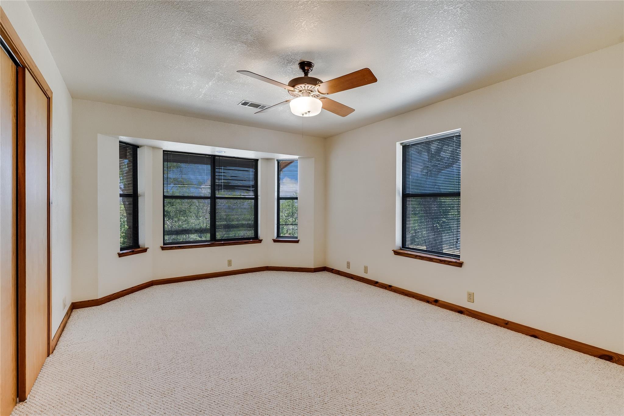 199 Middleton Rd, Spicewood, TX 78669