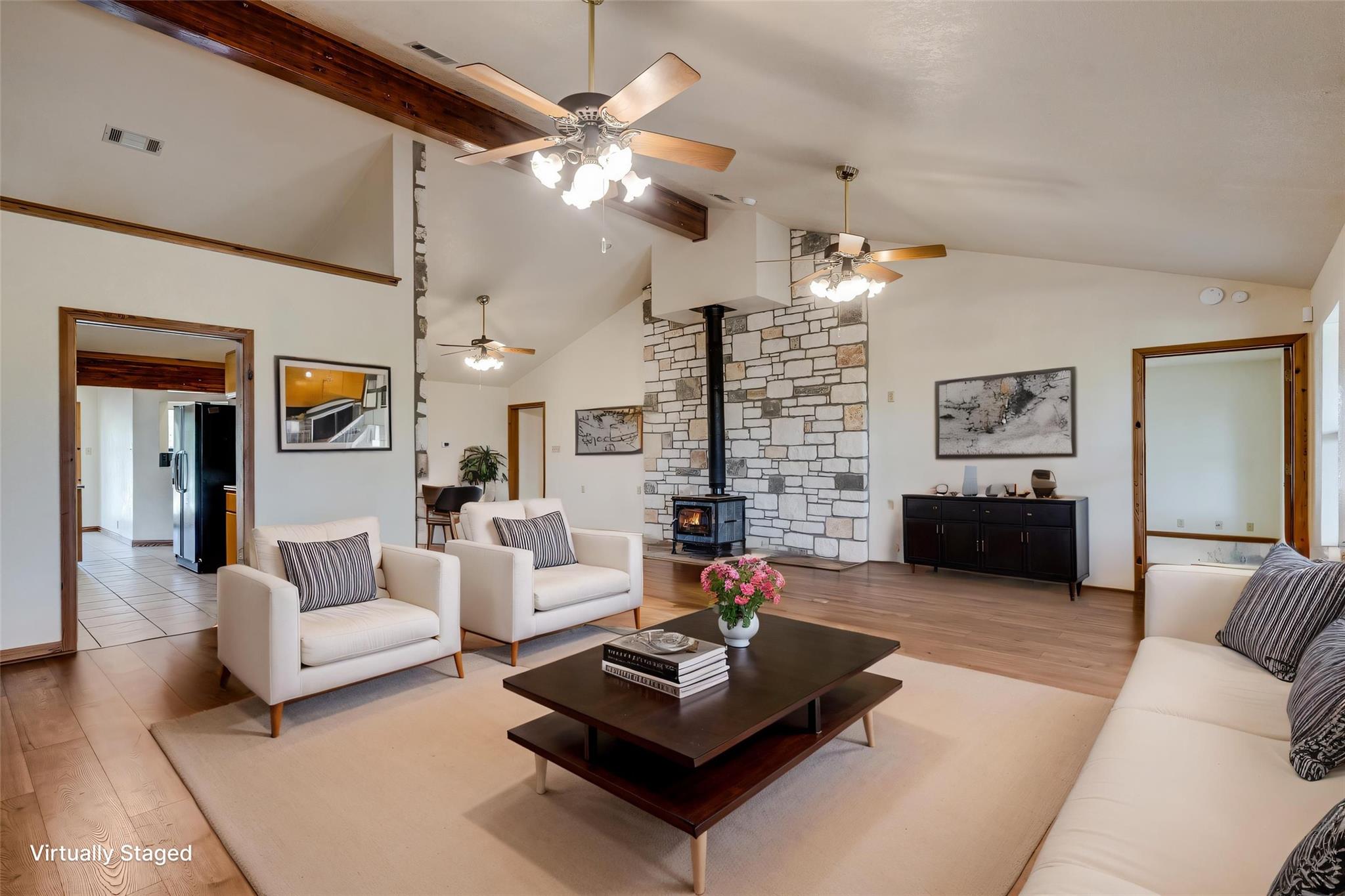 199 Middleton Rd, Spicewood, TX 78669