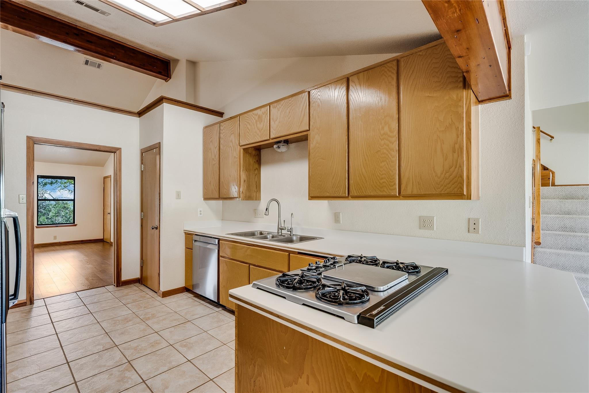 199 Middleton Rd, Spicewood, TX 78669