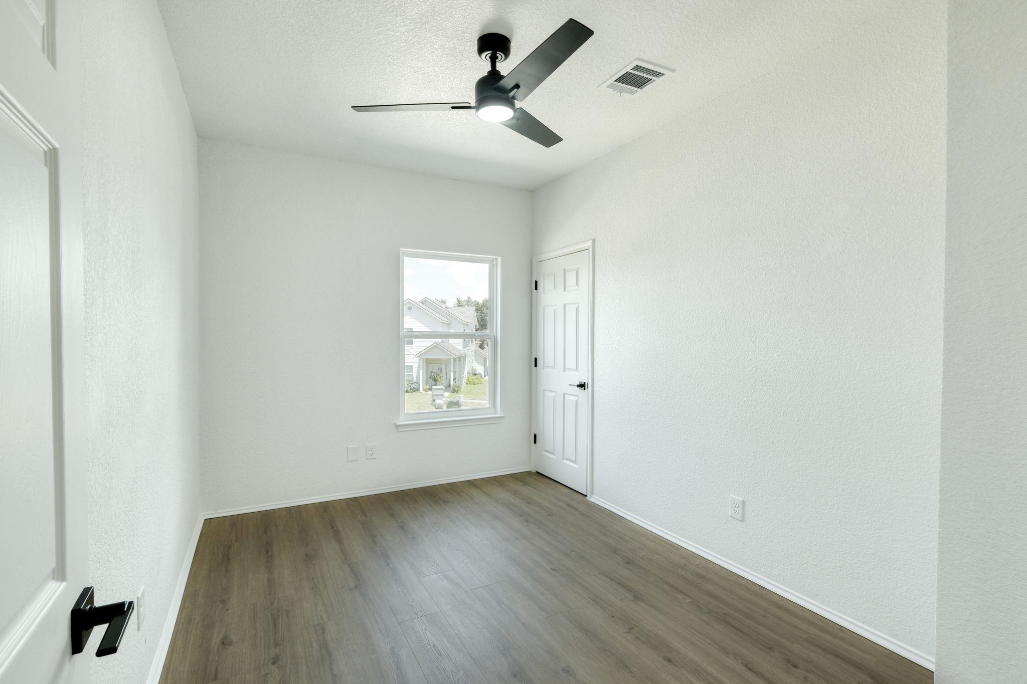 1006 E 3rd St, Georgetown, TX 78626