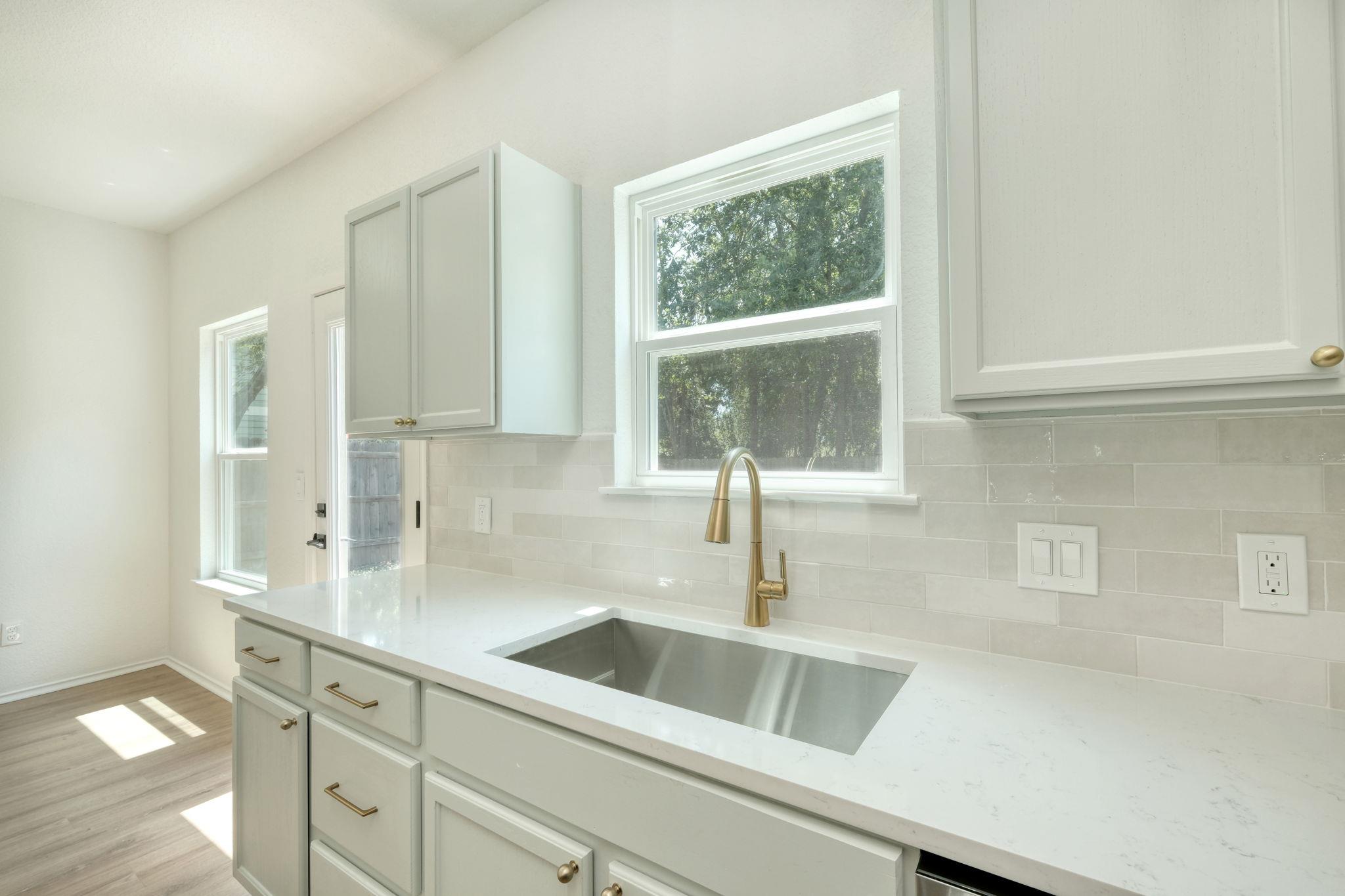 1006 E 3rd St, Georgetown, TX 78626