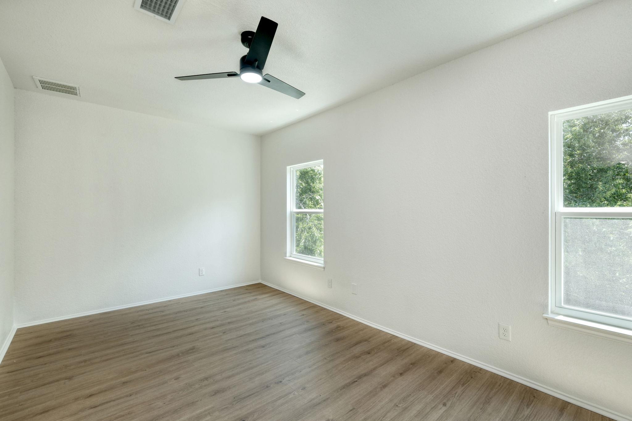 1006 E 3rd St, Georgetown, TX 78626