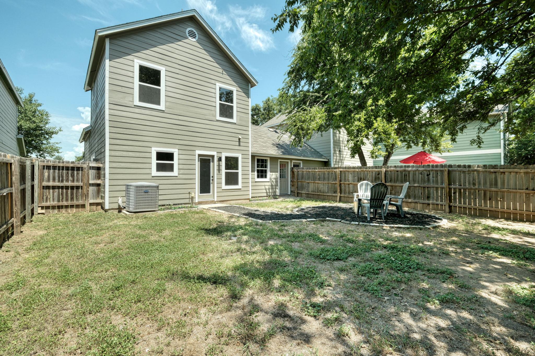 1006 E 3rd St, Georgetown, TX 78626