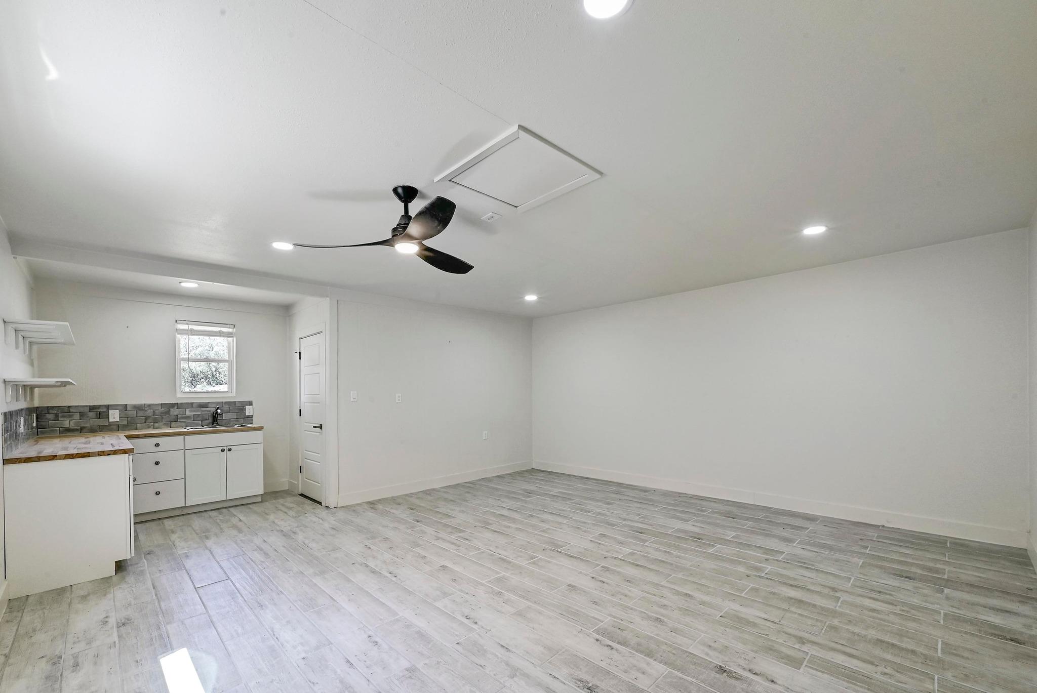 24701 Martin Ln, Spicewood, TX 78669