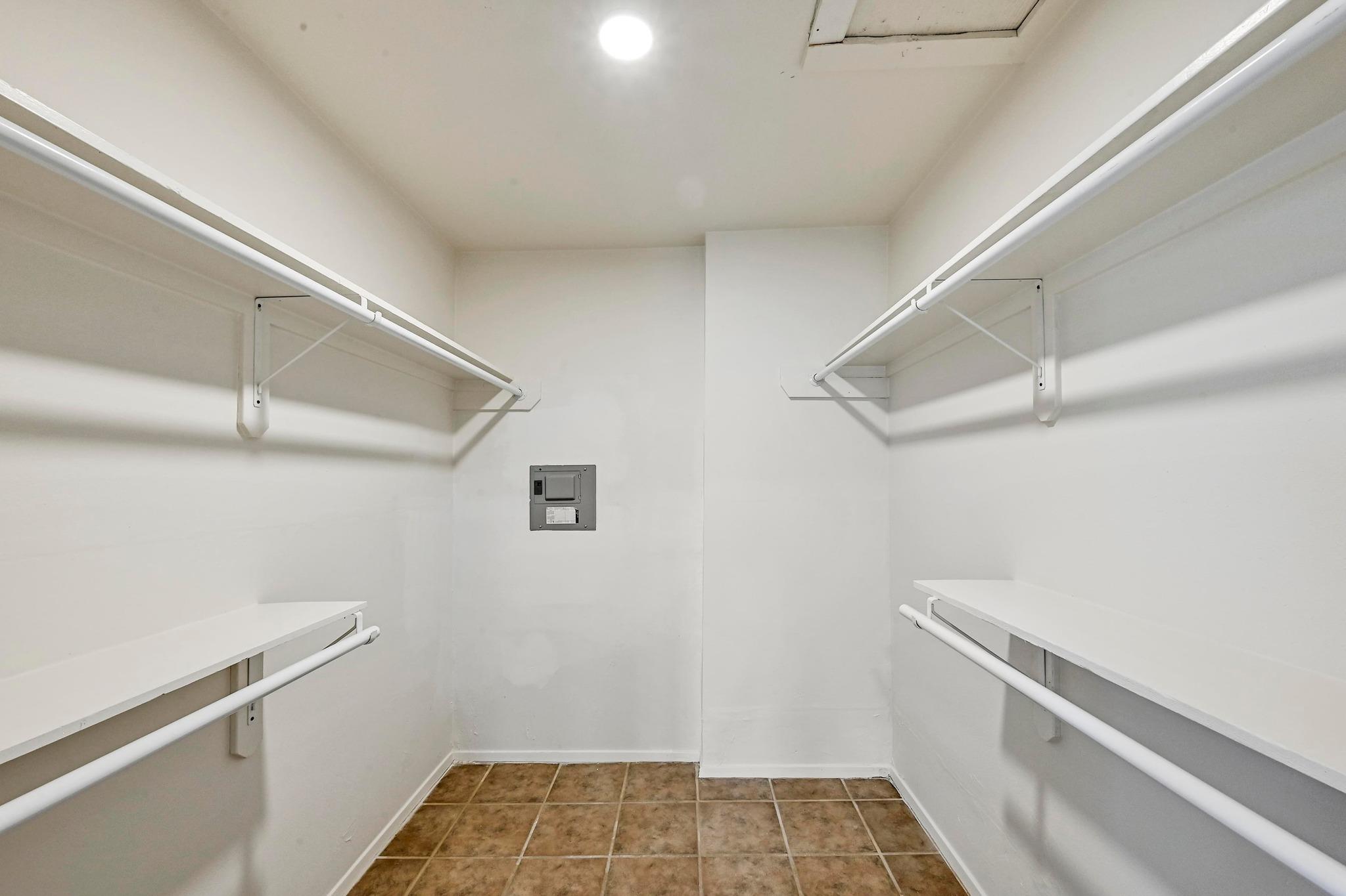 24701 Martin Ln, Spicewood, TX 78669