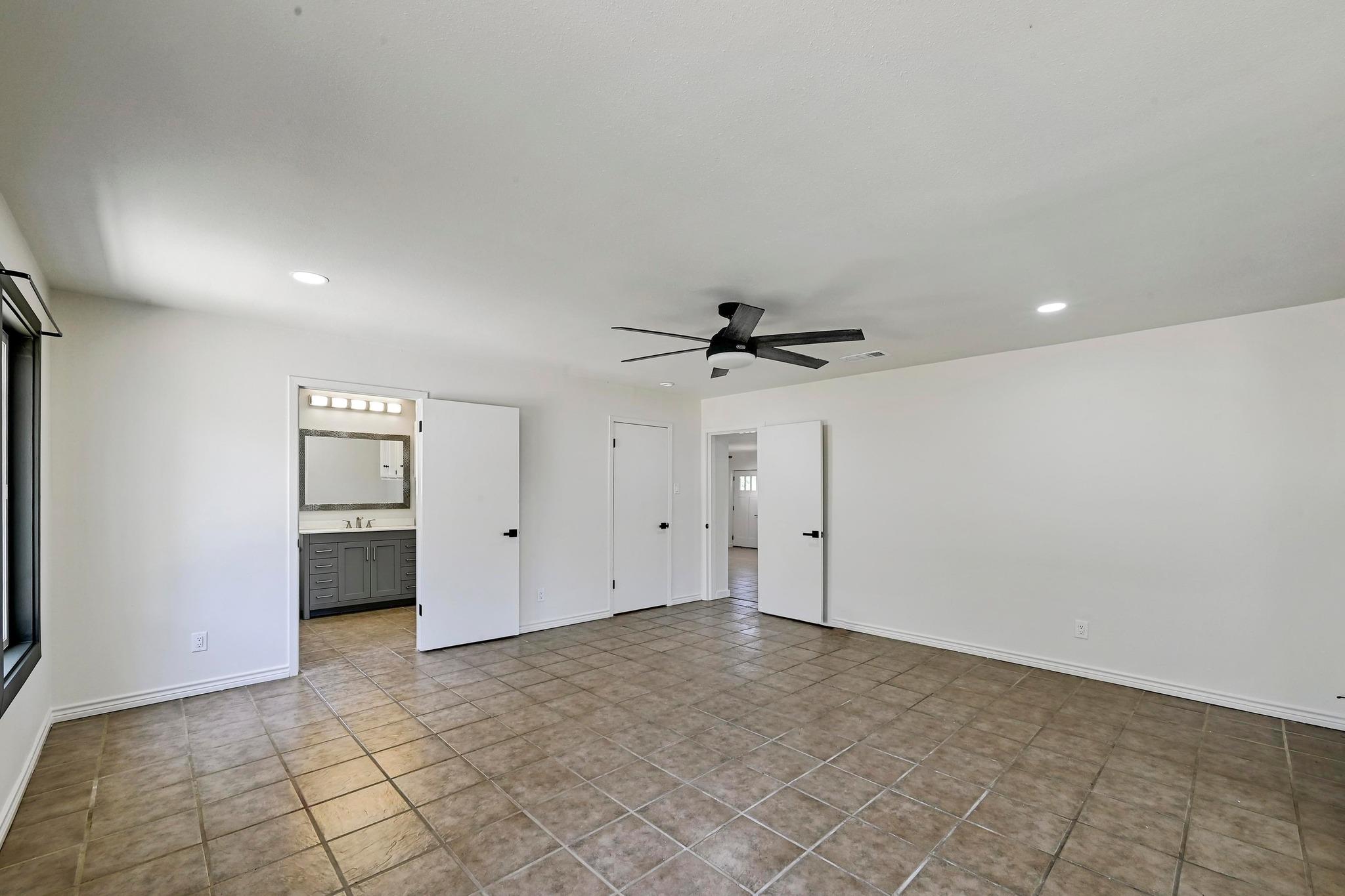 24701 Martin Ln, Spicewood, TX 78669