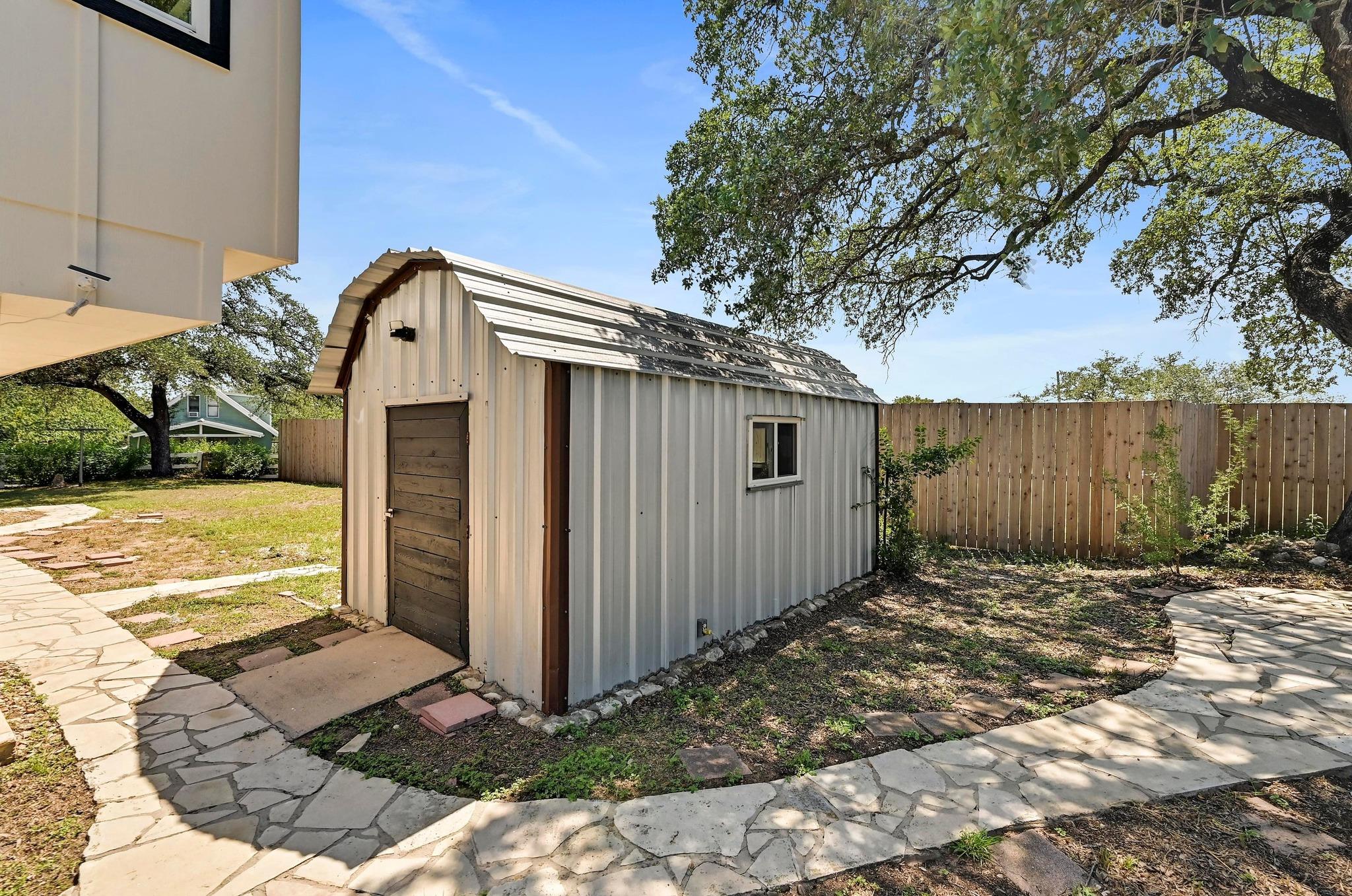 24701 Martin Ln, Spicewood, TX 78669