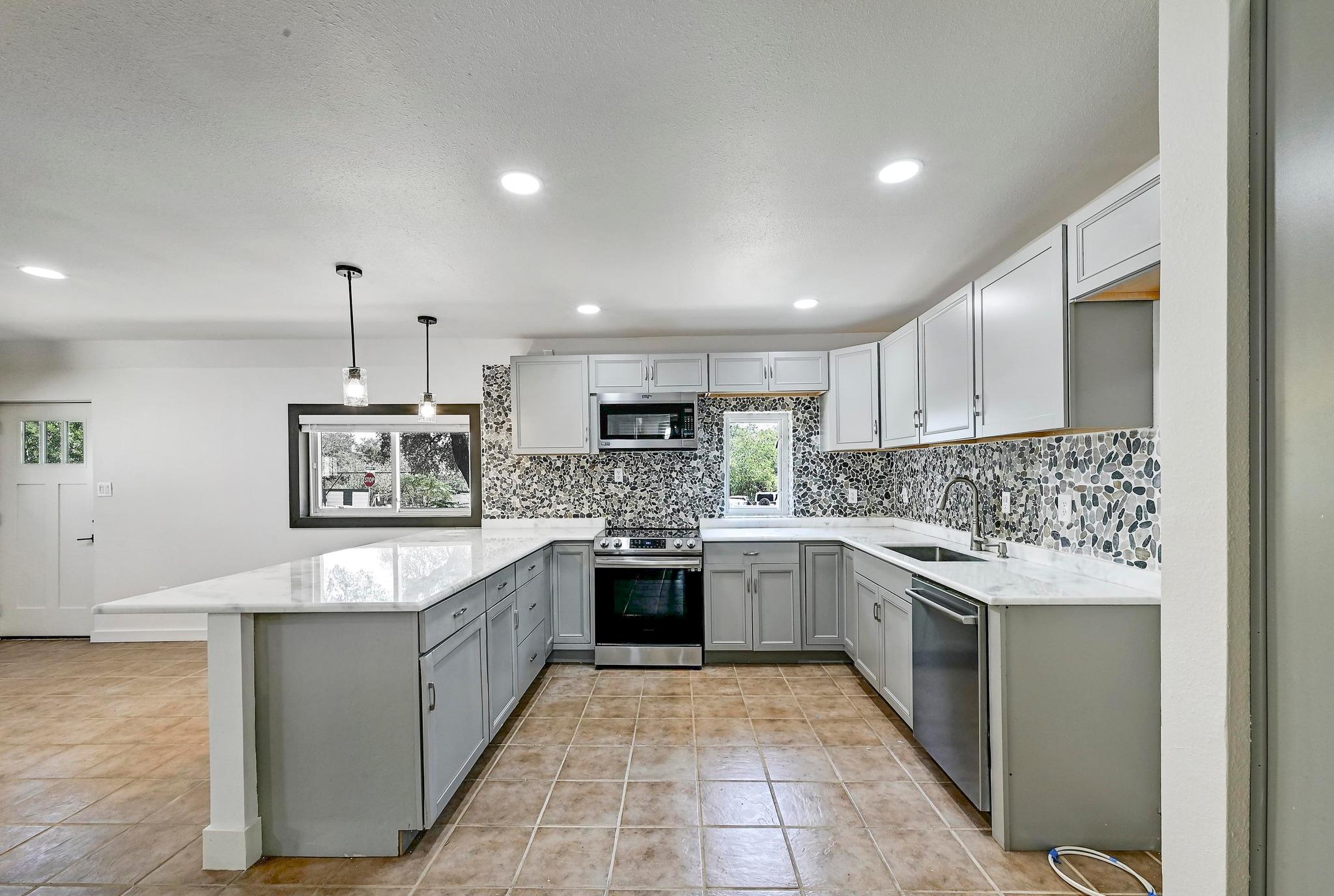 24701 & 000 Martin Ln, Spicewood, TX 78669