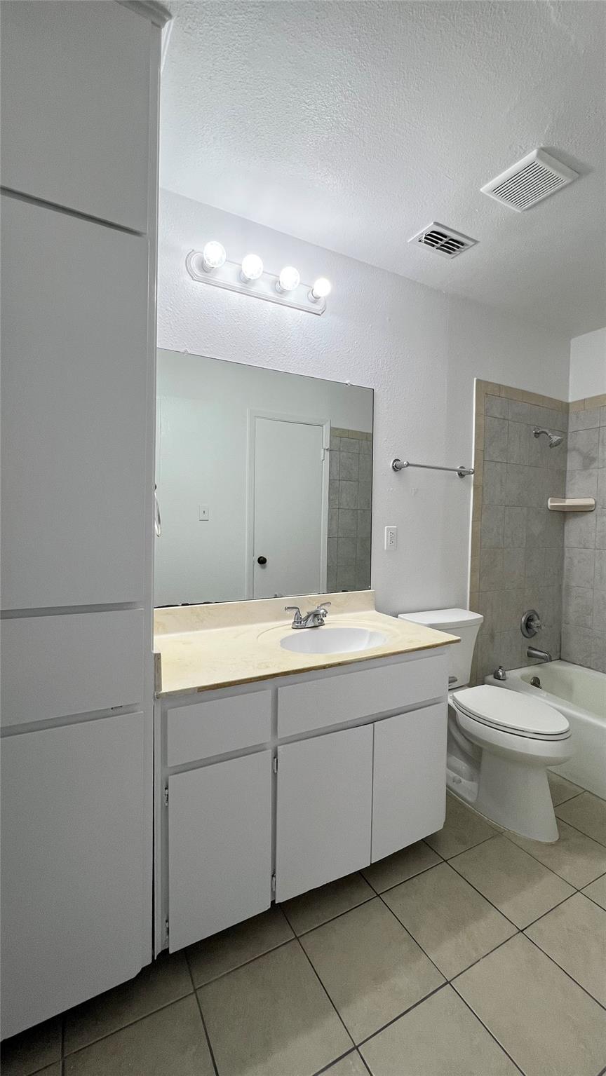 3601 North Hills Dr # D, Austin, TX 78731