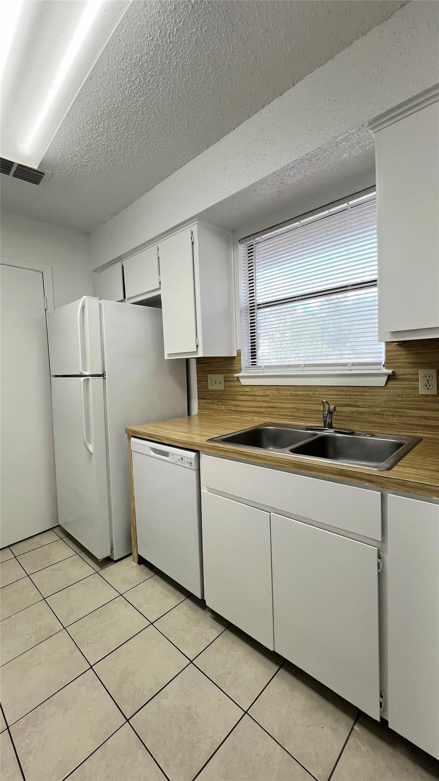 3601 North Hills Dr # D, Austin, TX 78731