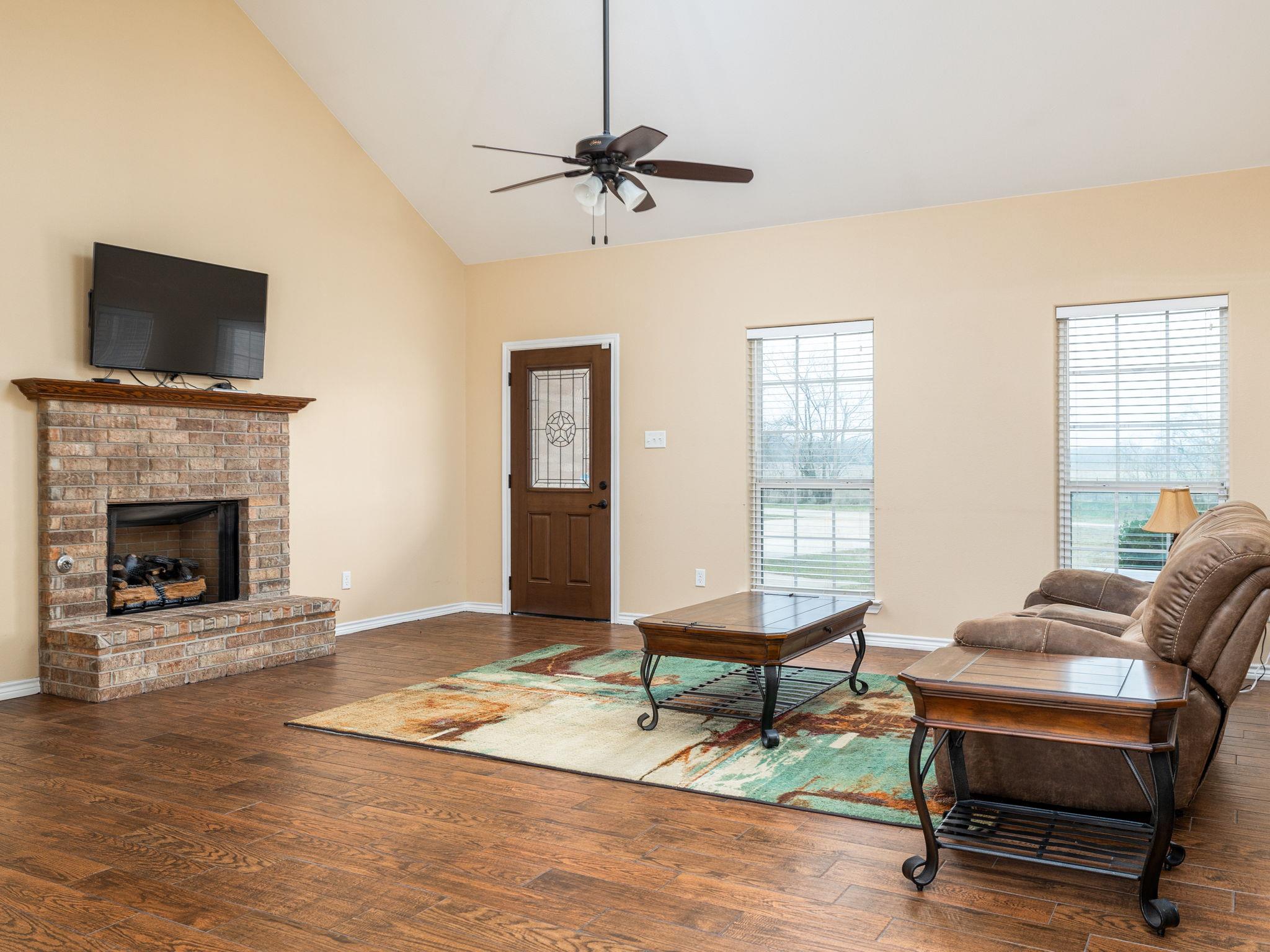 1504 County Road 459, Thorndale, TX 76577