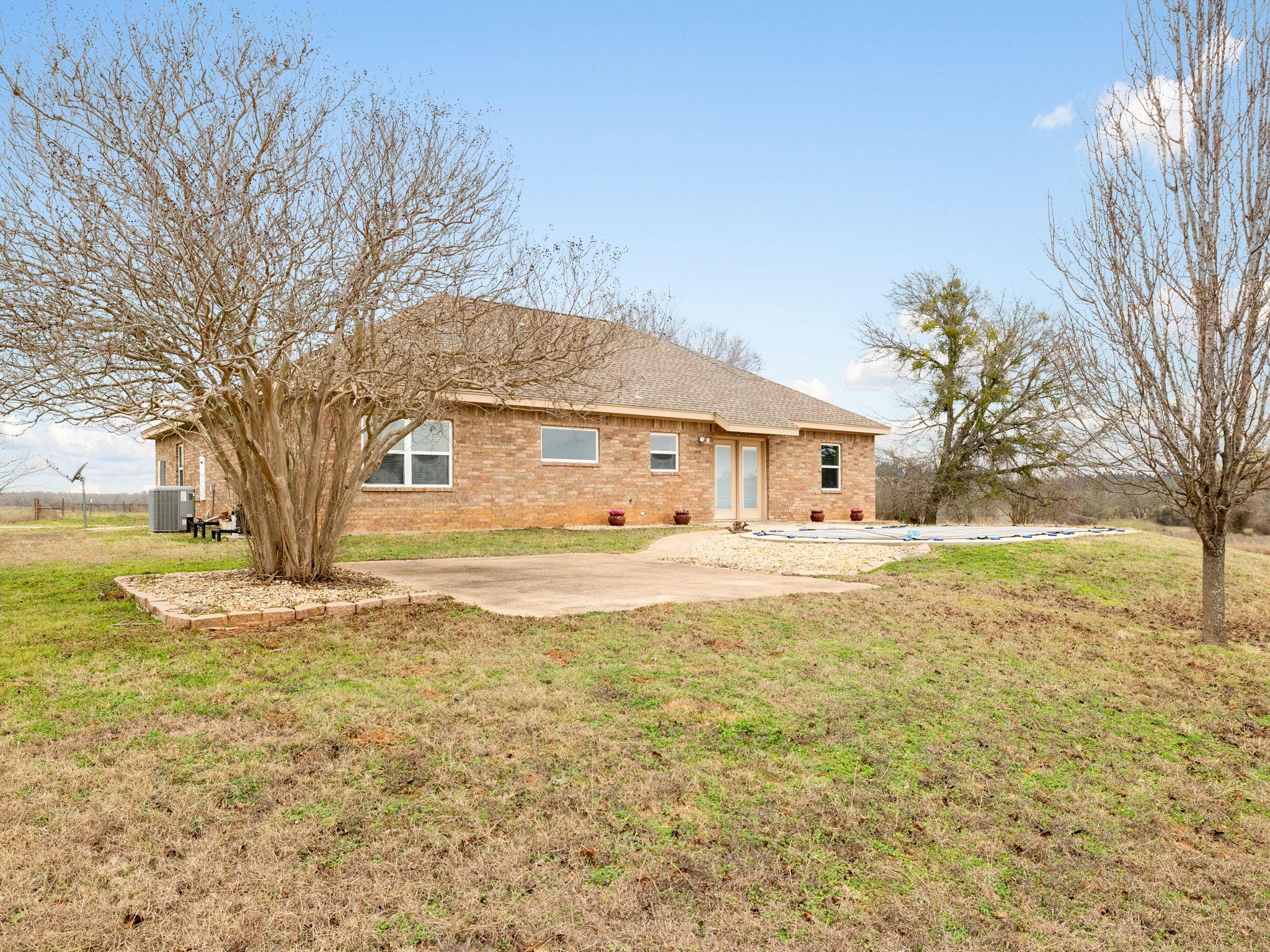 1504 County Road 459, Thorndale, TX 76577