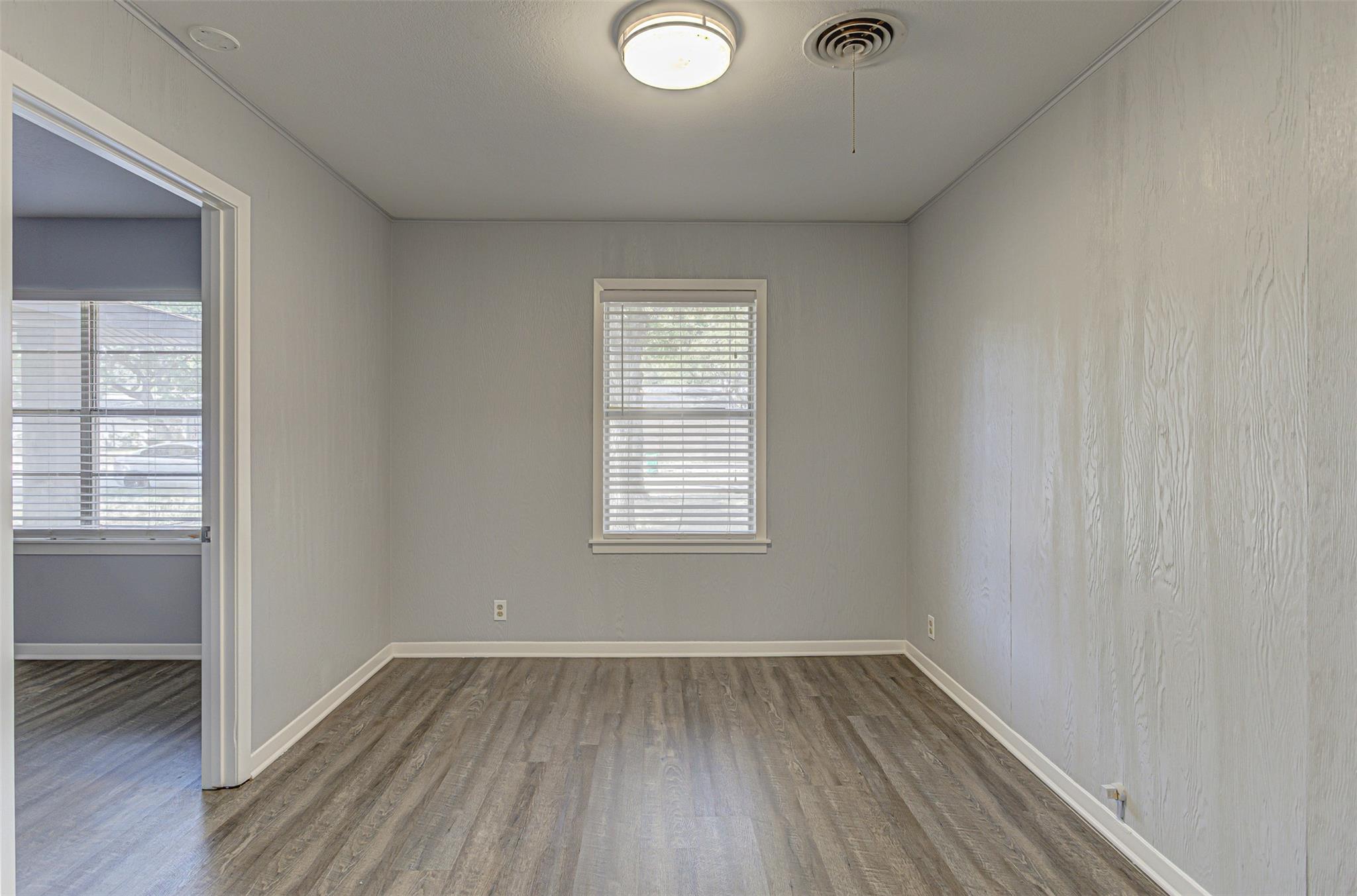 2001 Oakglen Dr, Austin, TX 78745