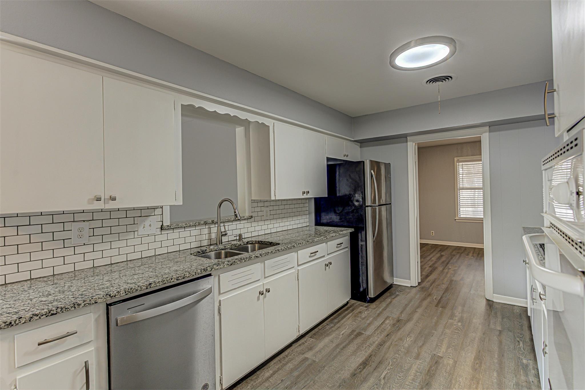 2001 Oakglen Dr, Austin, TX 78745