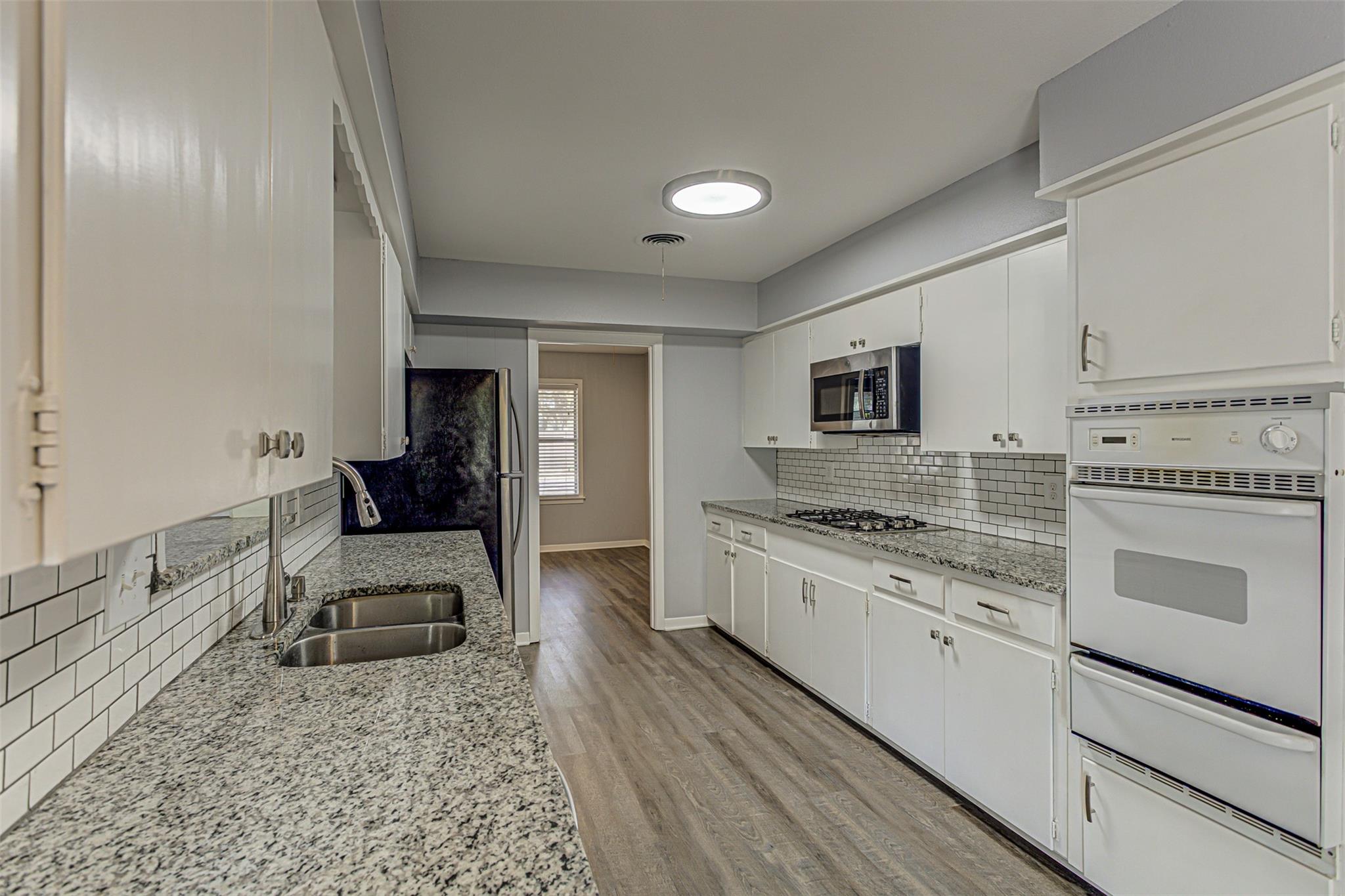 2001 Oakglen Dr, Austin, TX 78745