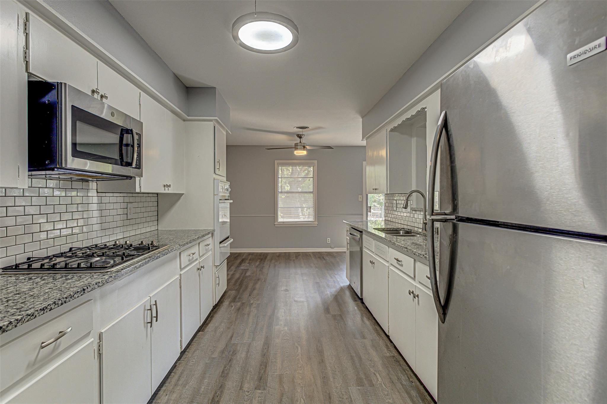 2001 Oakglen Dr, Austin, TX 78745