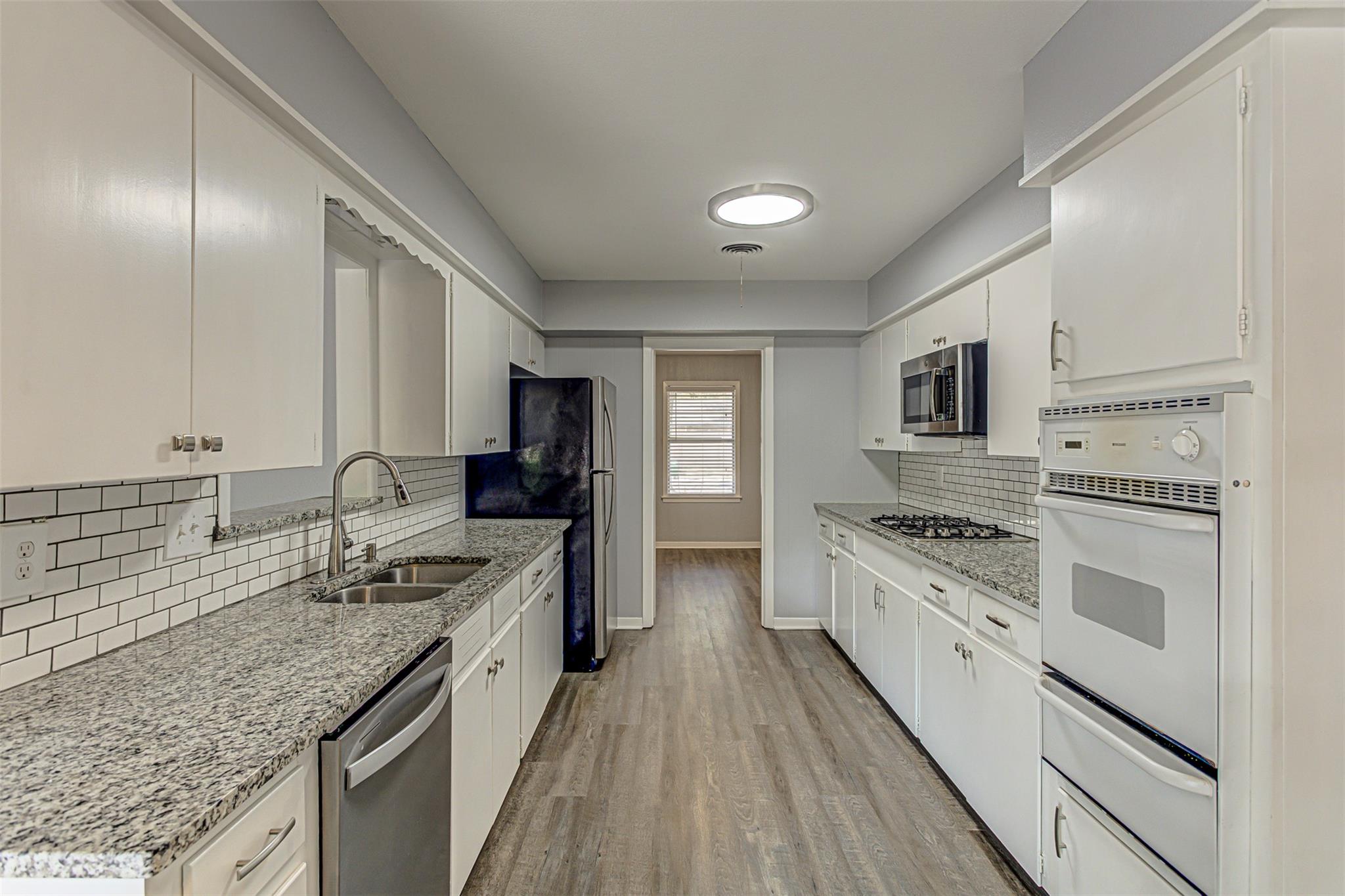 2001 Oakglen Dr, Austin, TX 78745