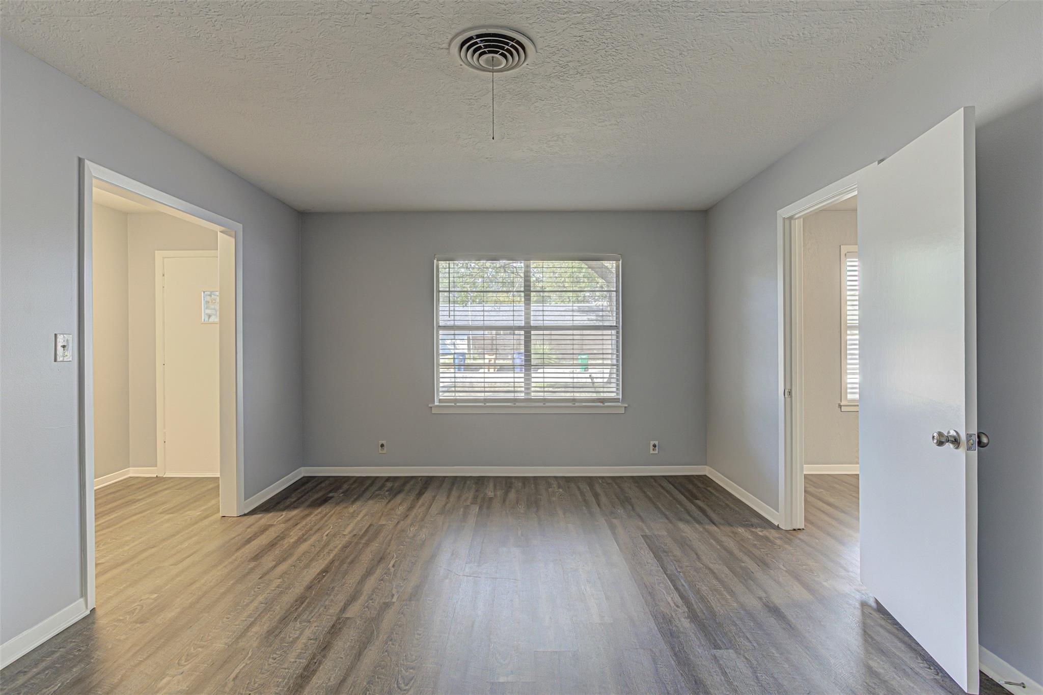 2001 Oakglen Dr, Austin, TX 78745