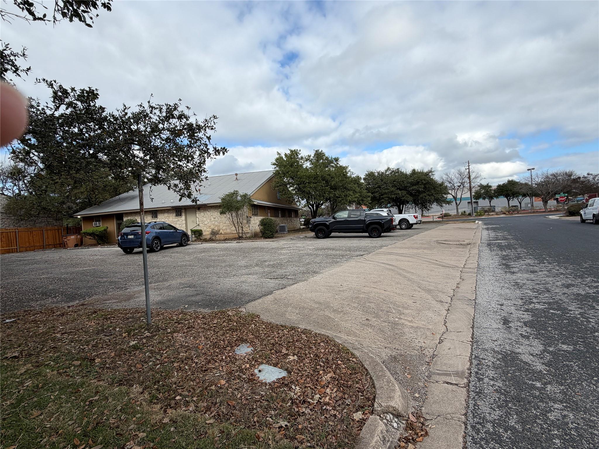 2615 Western Trails Blvd, Austin, TX 78745