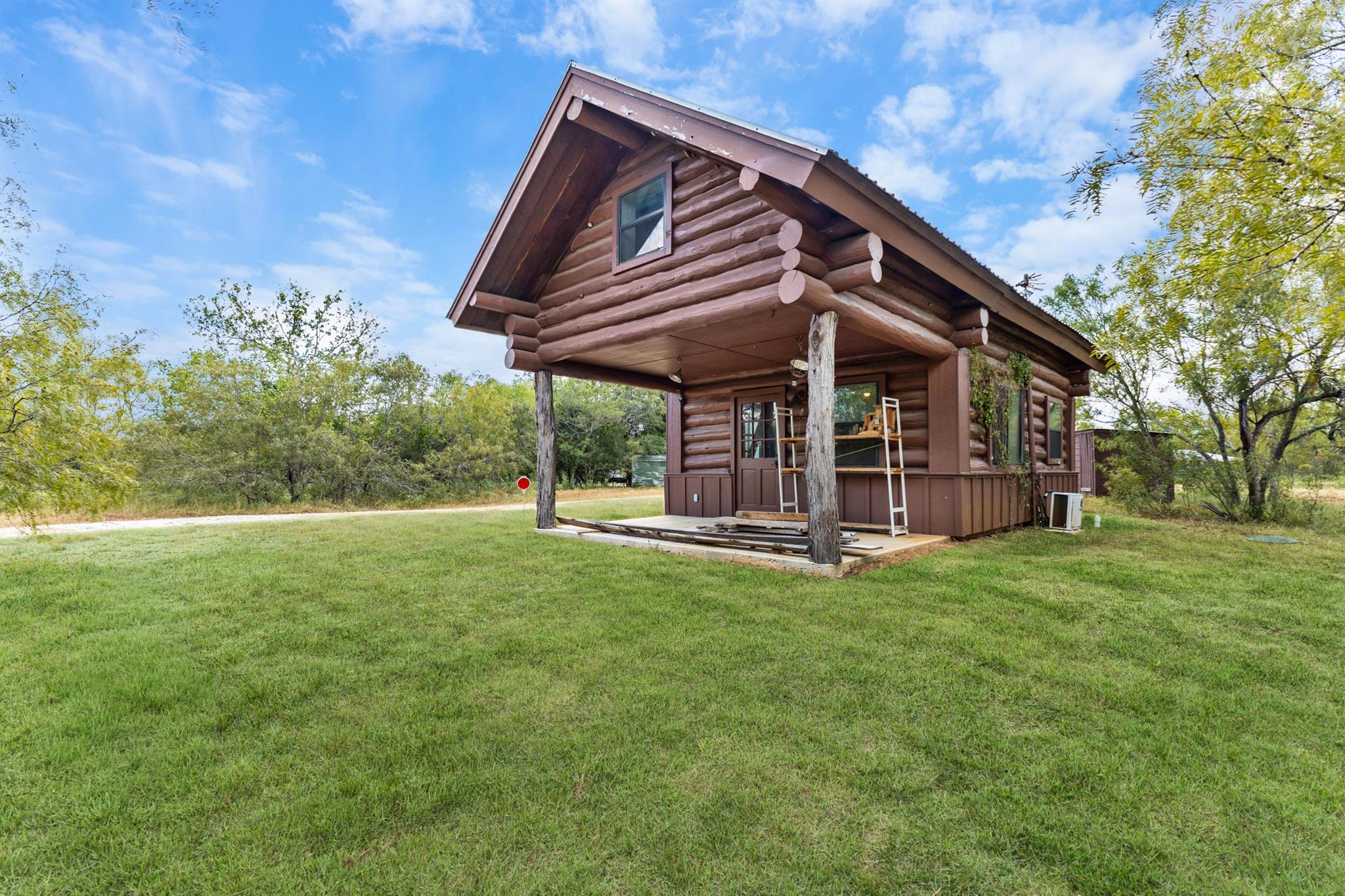 218 Alexandra Ln, Dale, TX 78616