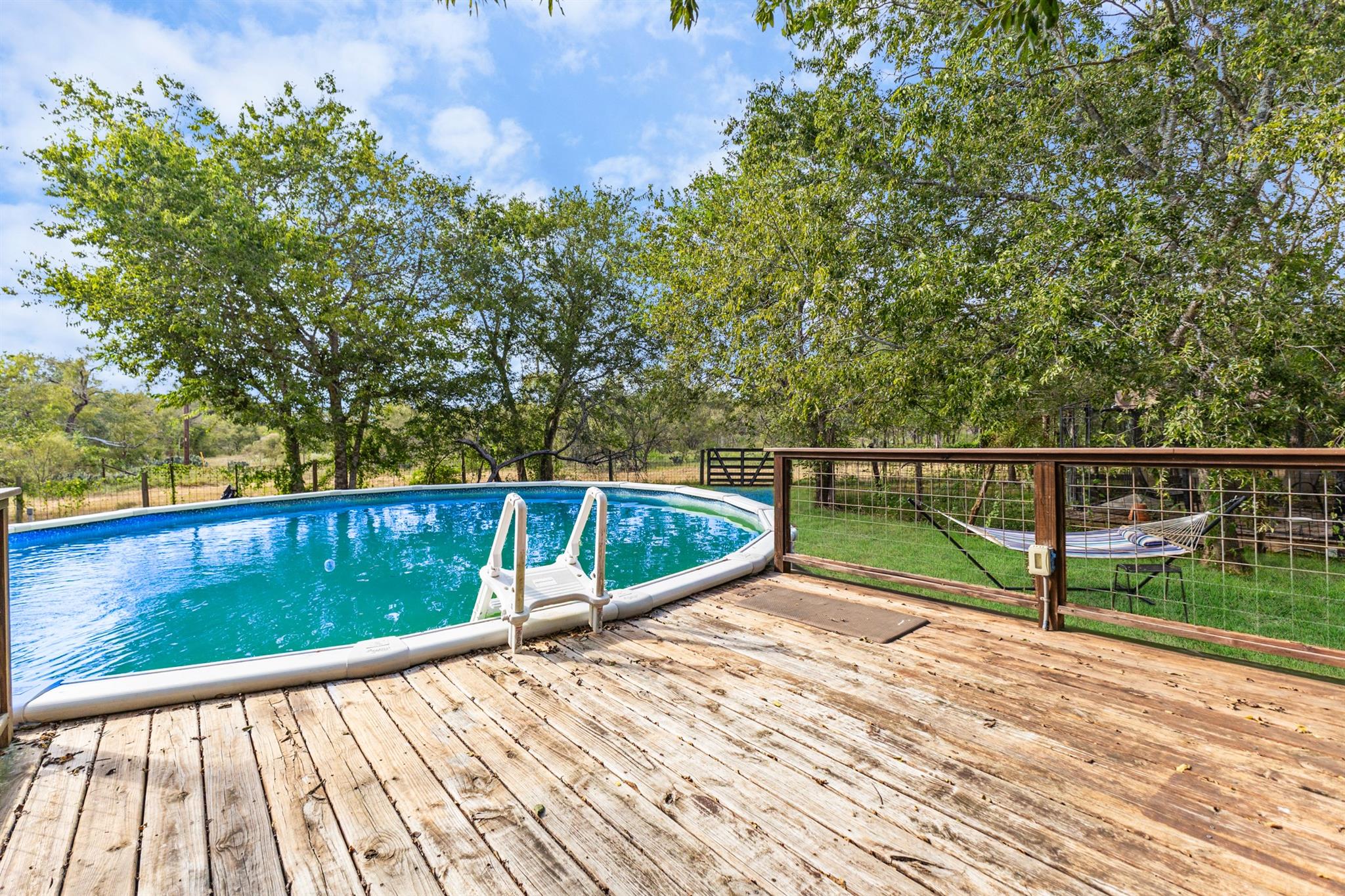 218 Alexandra Ln, Dale, TX 78616