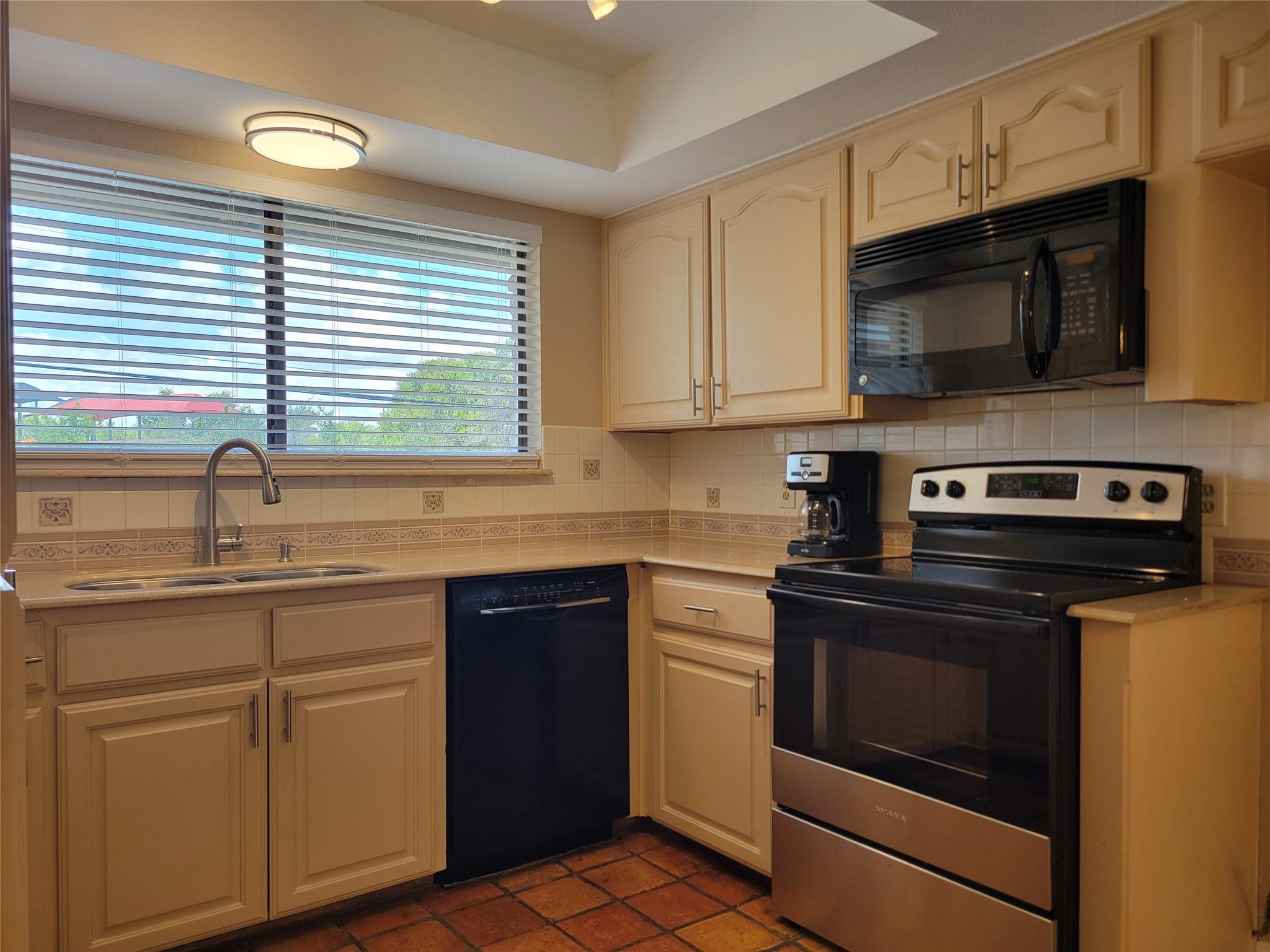 2008 Meadow Brook Dr, Round Rock, TX 78664