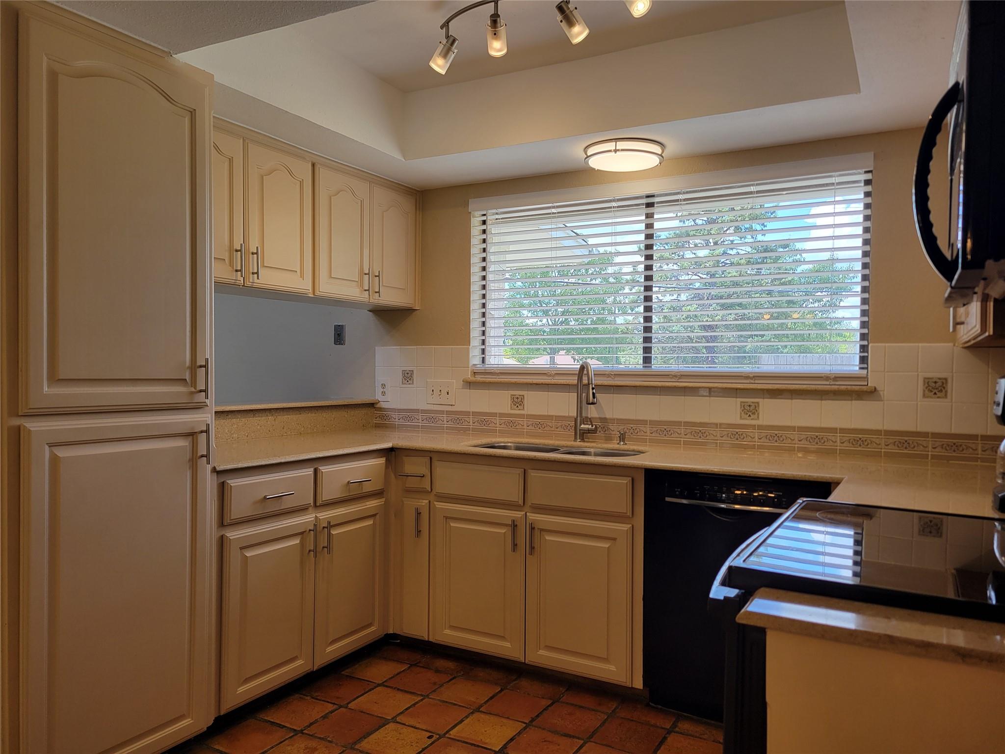 2008 Meadow Brook Dr, Round Rock, TX 78664