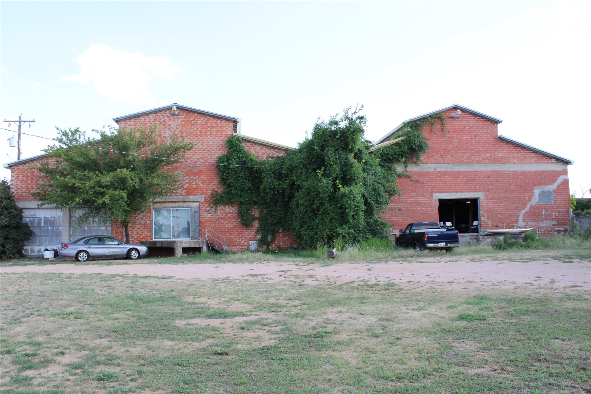 702 pecan St, Junction, TX 76849