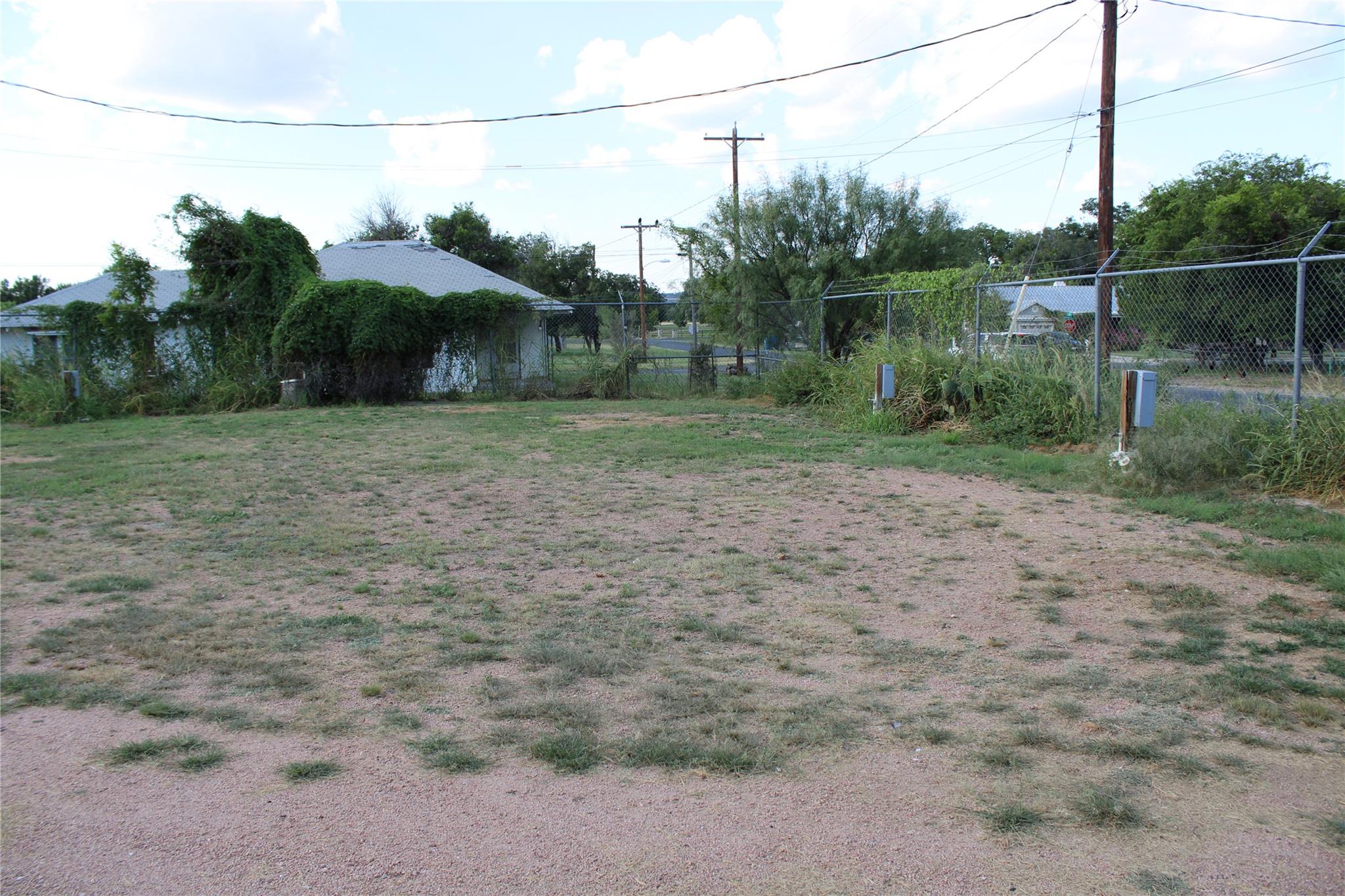 702 pecan St, Junction, TX 76849