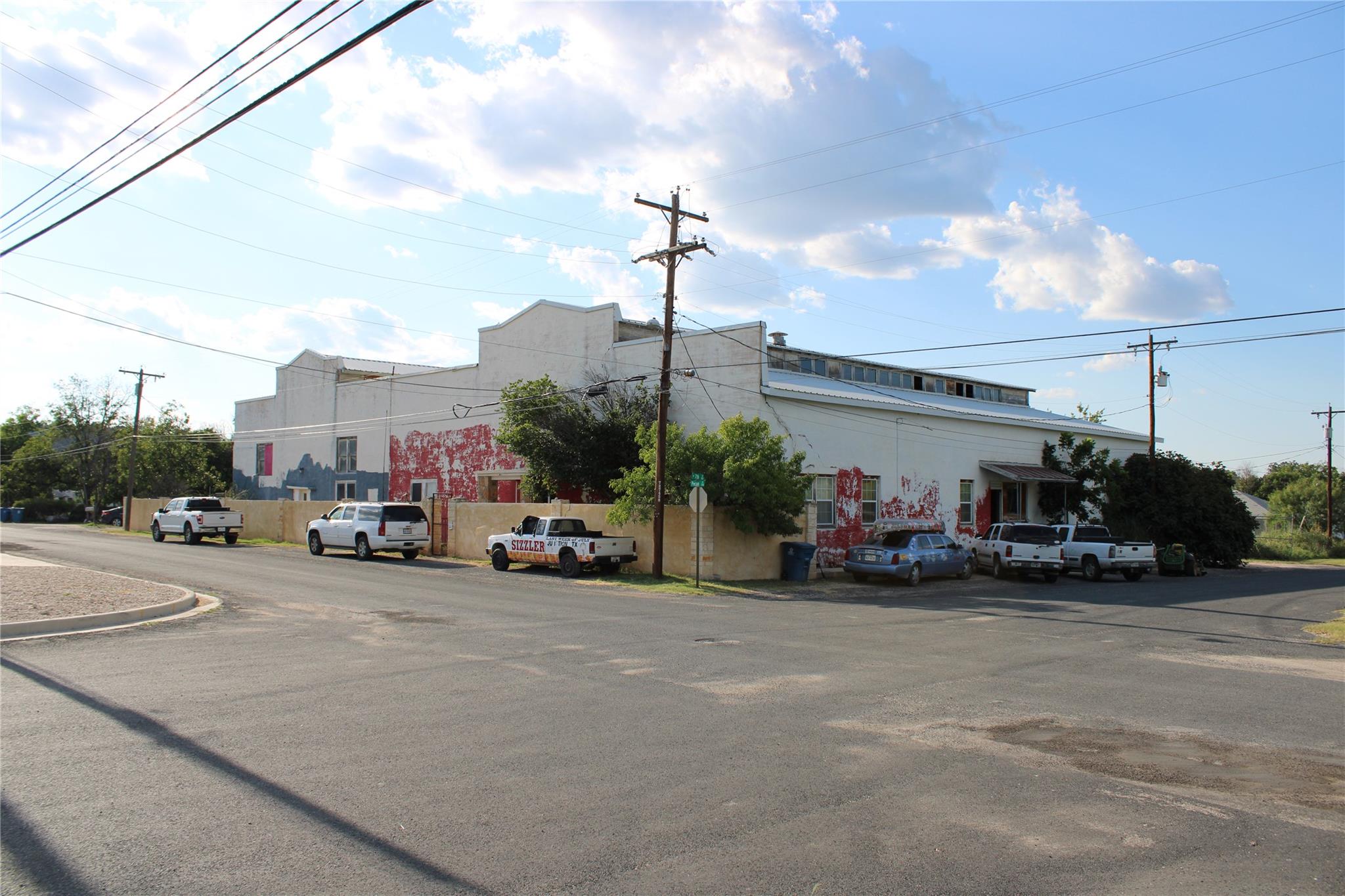 702 pecan St, Junction, TX 76849