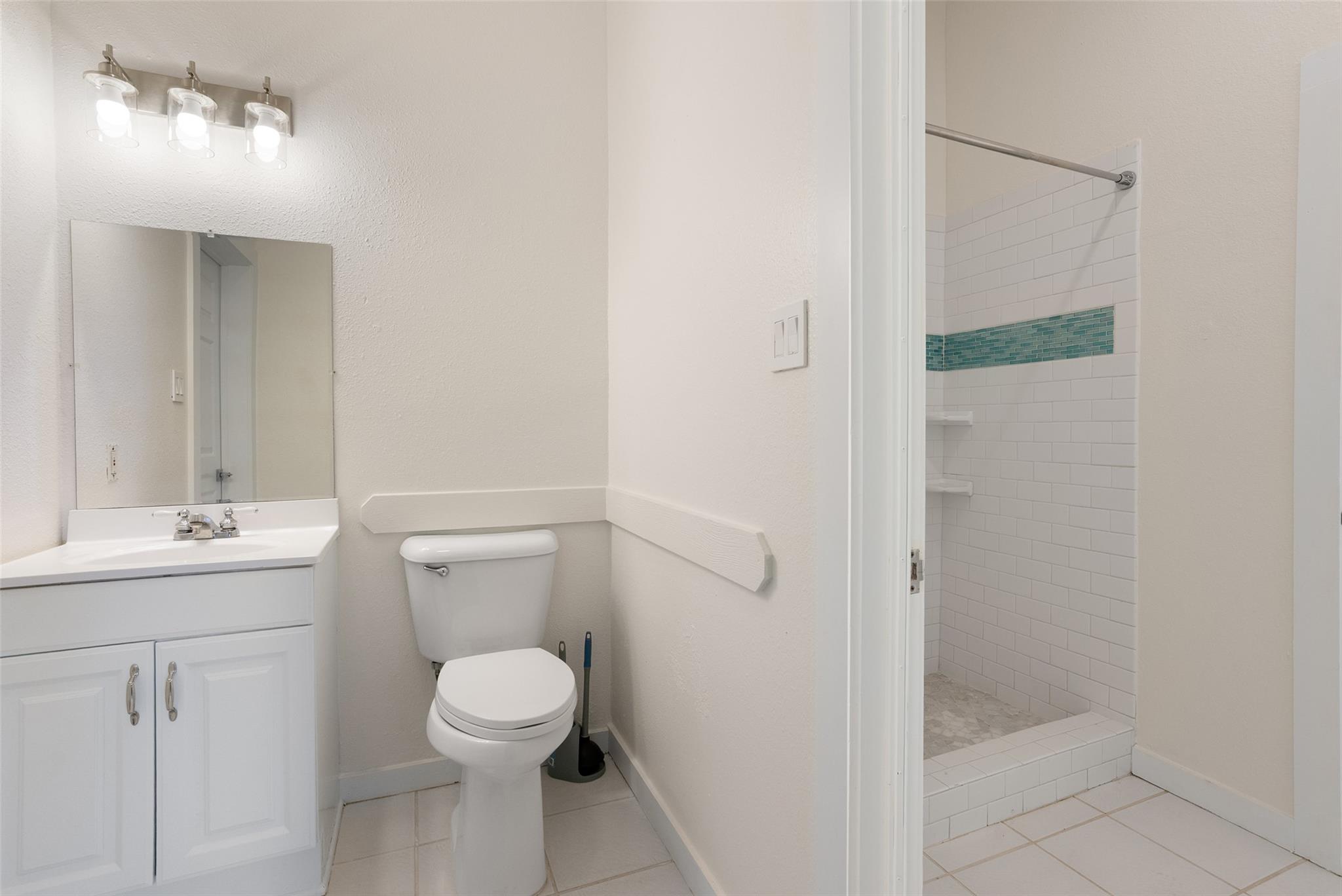 2104 E Martin Luther King Jr Blvd, Austin, TX 78702